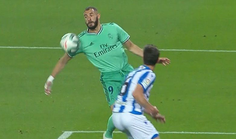 Benzema mano