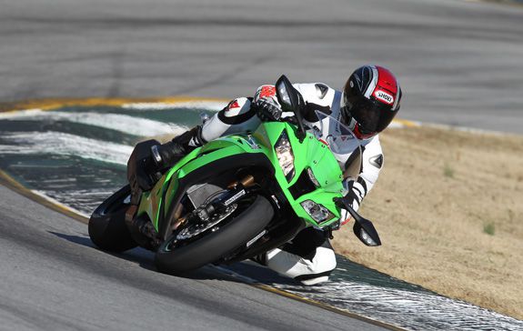 2011 Kawasaki ZX-10R First Ride- Kawasaki Ninja ZX10R Reviews 