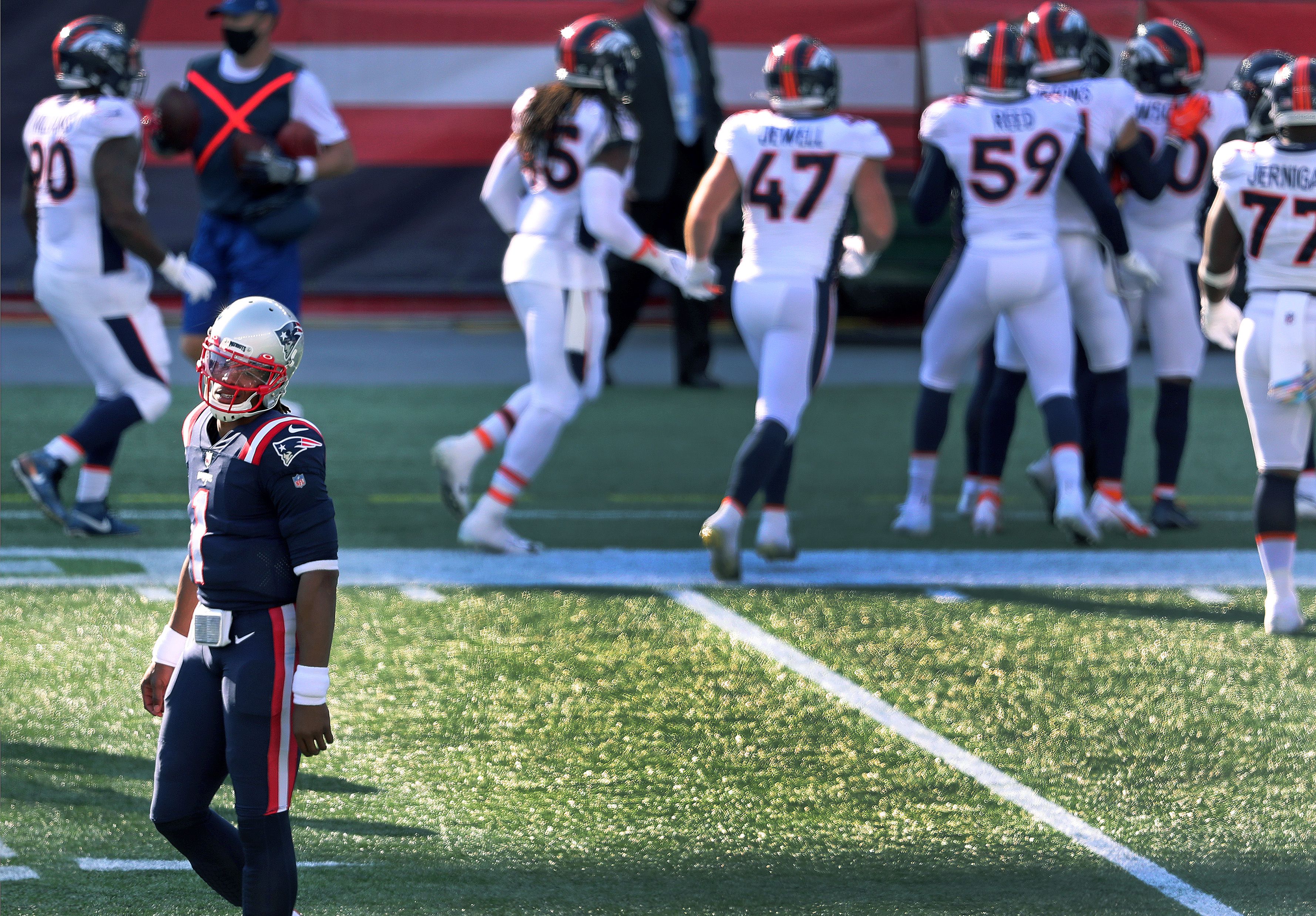 Broncos upend rusty Cam Newton, Patriots, 18-12, in postponed matchup - The  Boston Globe