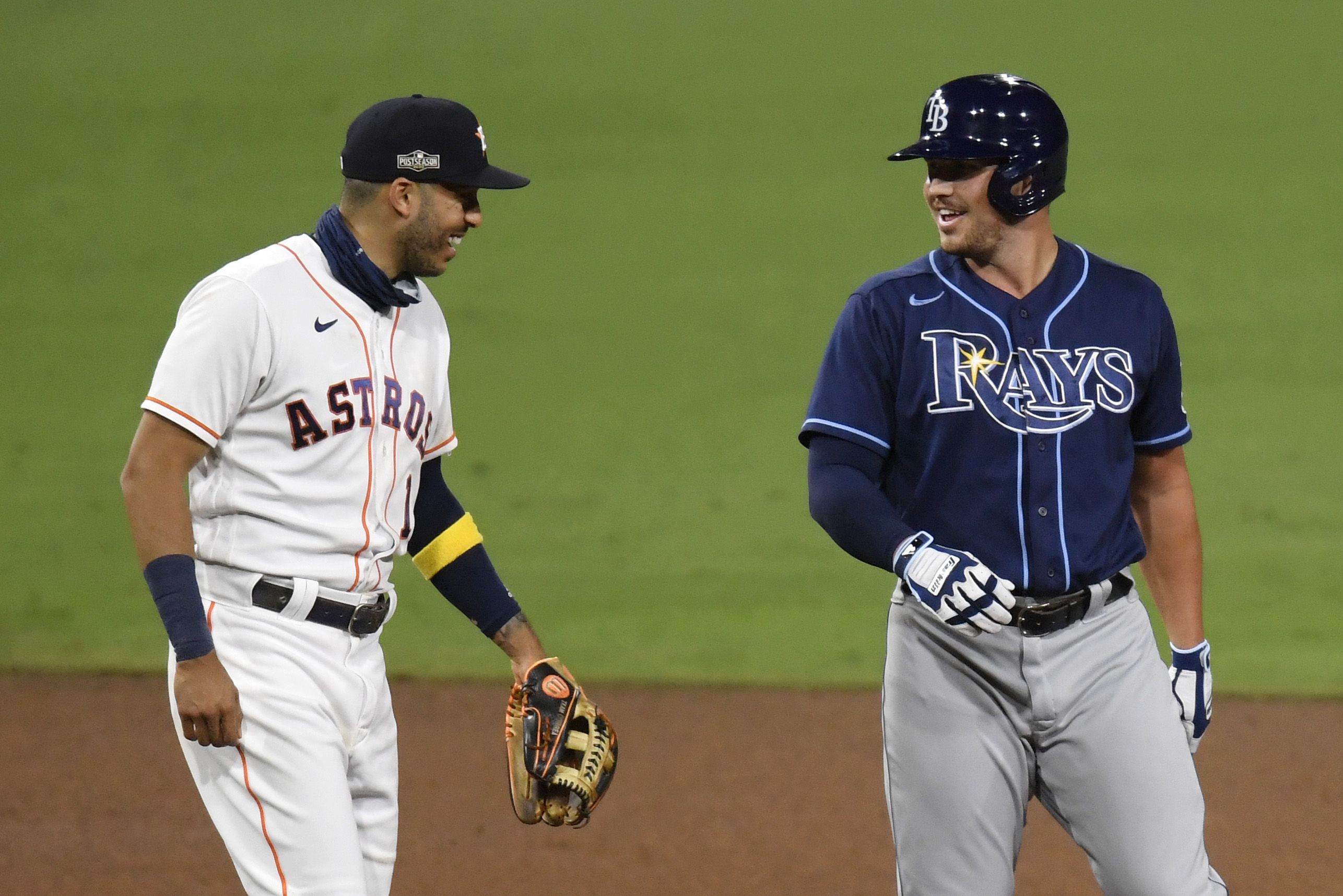 Carlos Correa reaches on a fielding error by right fielder Hunter