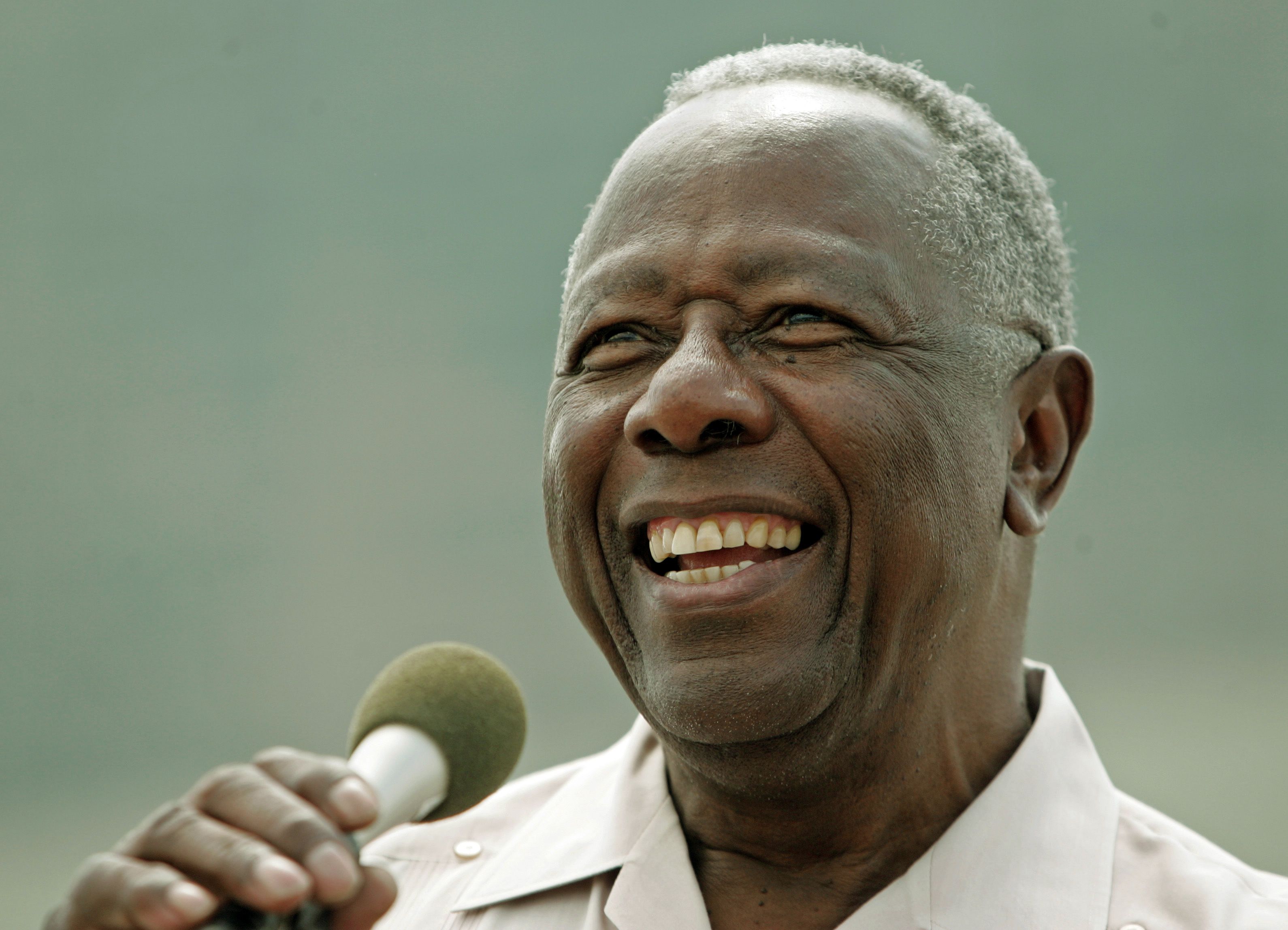 Hank Aaron dead at 86: Baseball world mourns loss of a legend