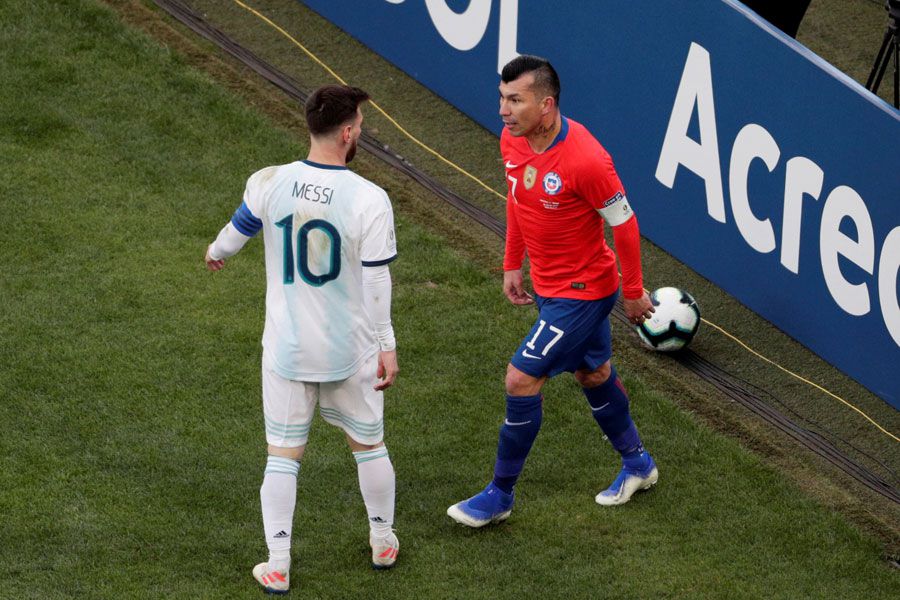 Gary Medel, Lionel Messi, Chile, Argentina