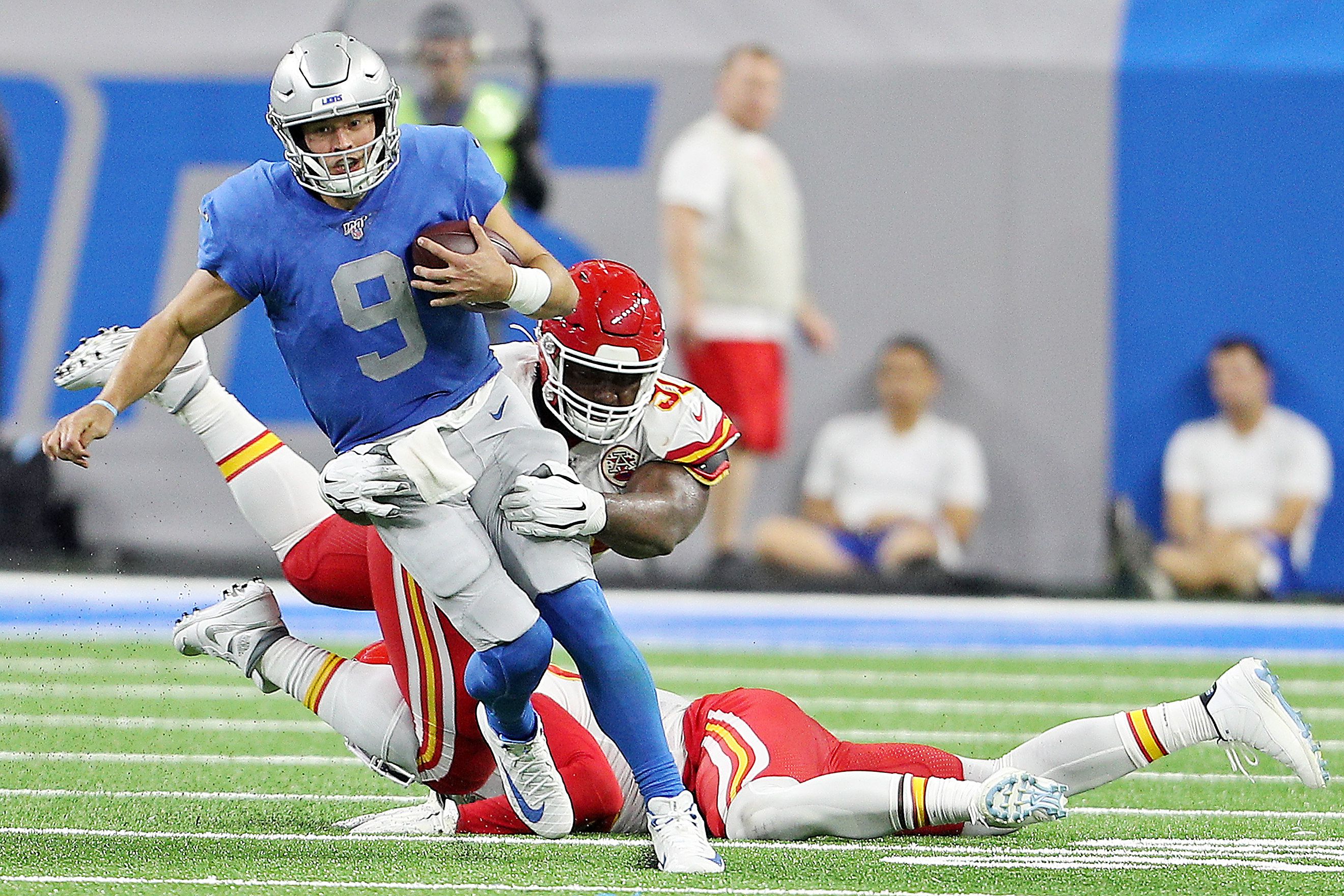 Lions QB Matthew Stafford sharp while playing through hip injury 