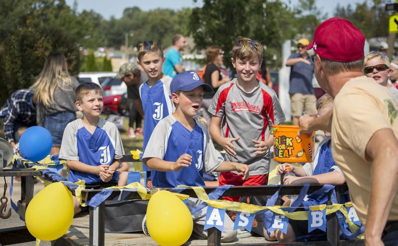 Annual Saufen und Spiel raises money for Johnsburg community – Shaw Local