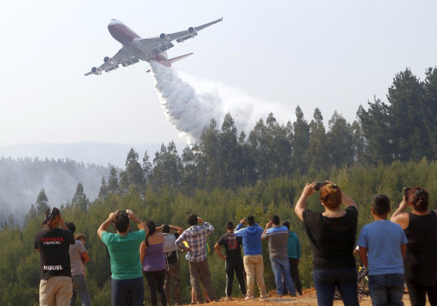 DICHATO SuperTanker descarga en la zona