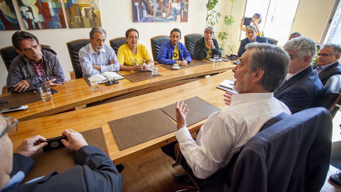 Alejandro Guillier se reune con la coordinadora NO MAS AFP