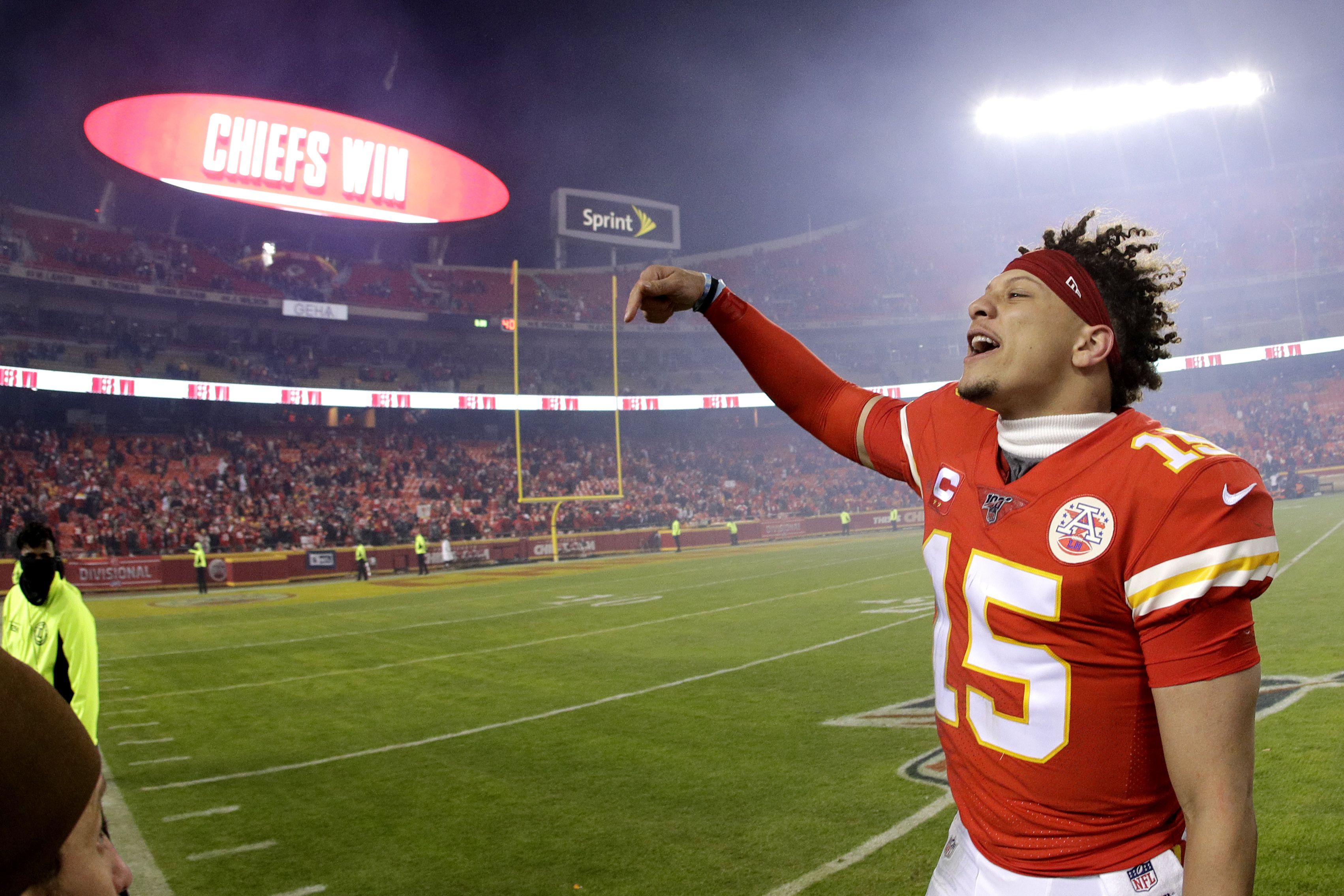 Titans crush Patrick Mahomes, Chiefs; KC falls to last in AFC West