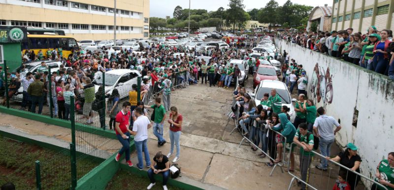 Fans-of-Chapecoense-so17617873.jpg