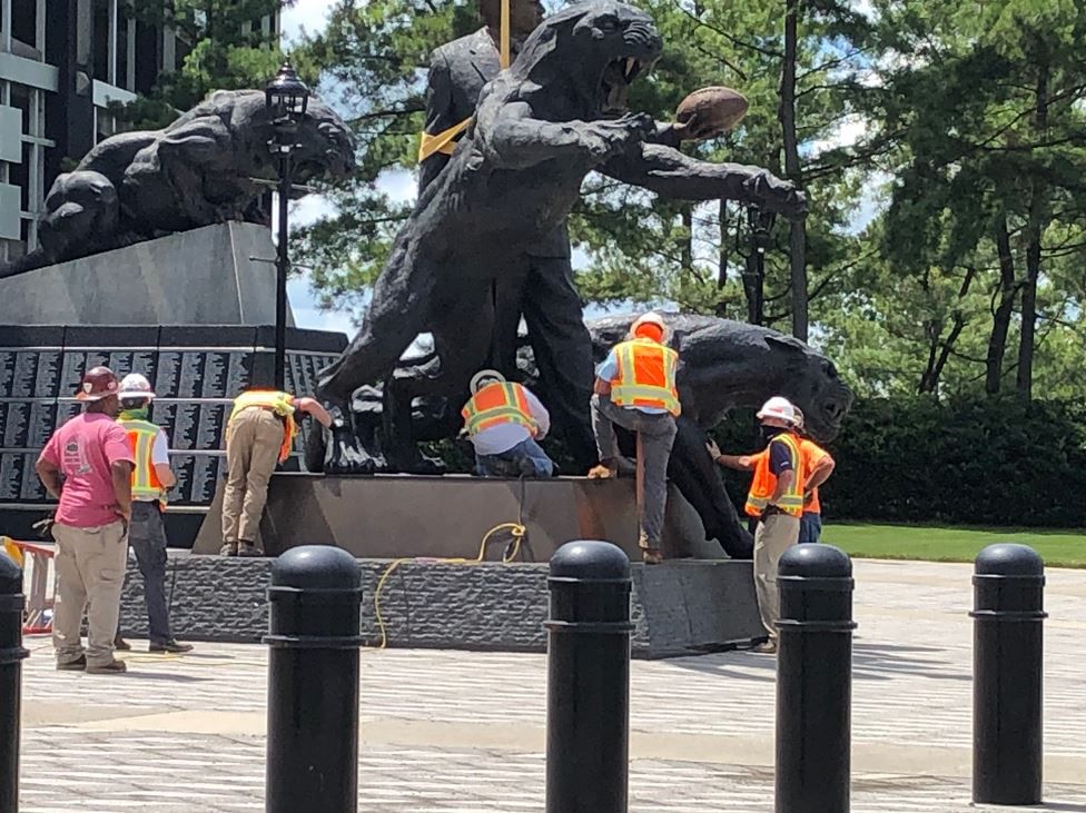 Jerry Richardson statue removed