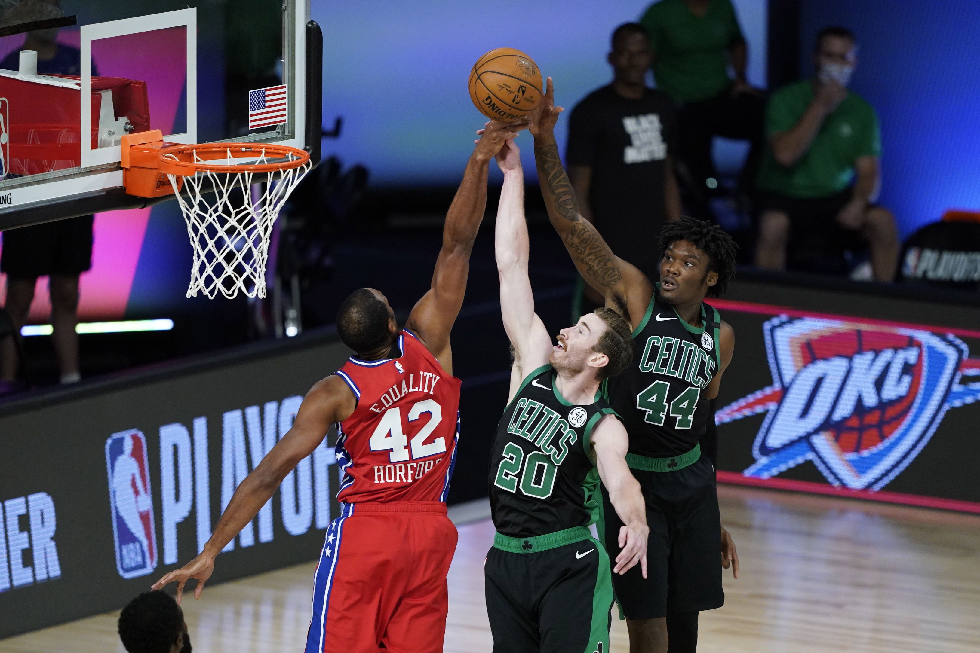 Gordon Hayward limps off court after right ankle sprain in Celtics' Game 1  win over 76ers - ESPN