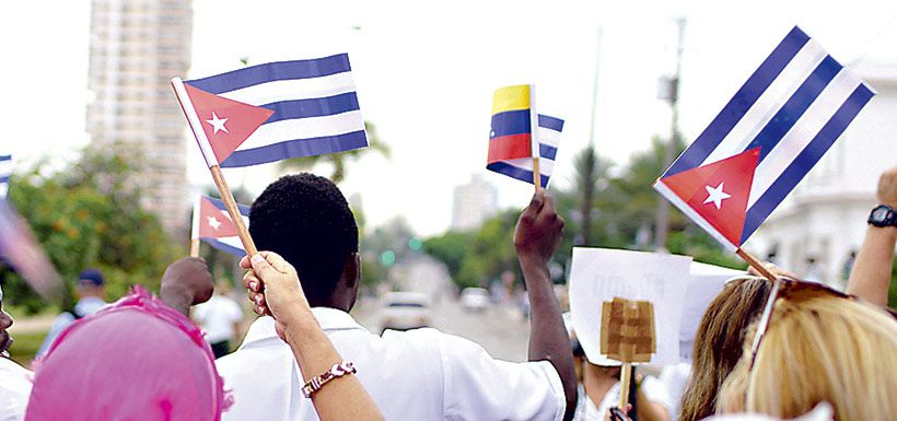 cubanos marchan a favor de venezuela