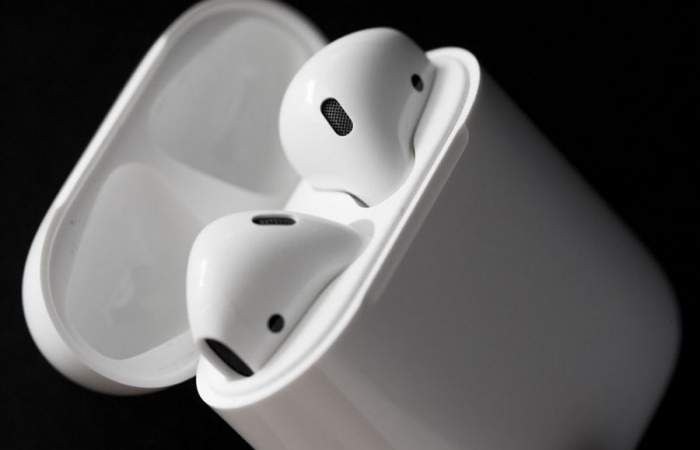 airpods-700x450.jpg