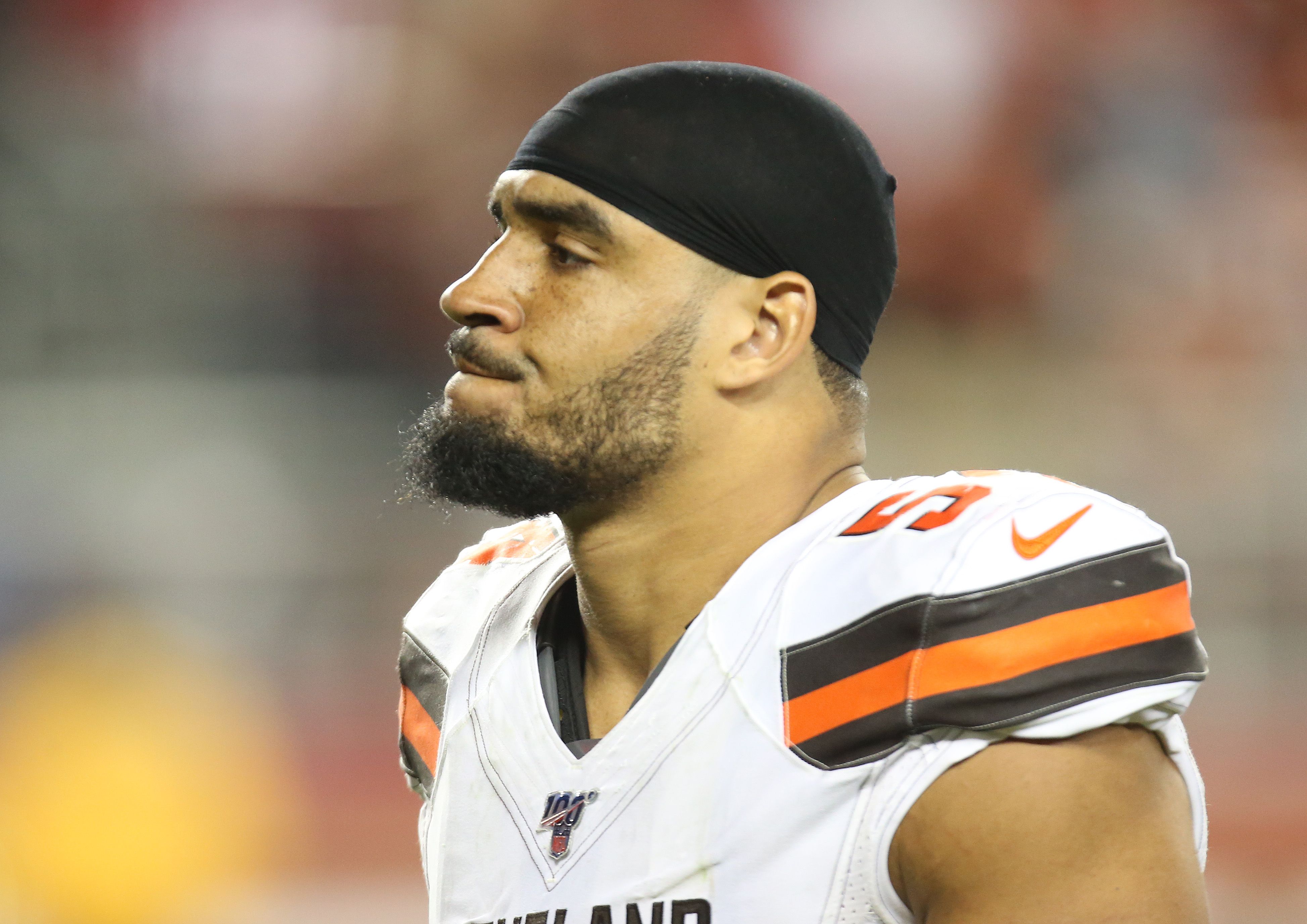 Browns renegotiate contract of defensive end Olivier Vernon