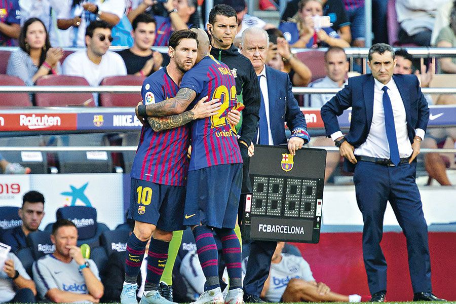 Arturo Vidal, Lionel Messi, Ernesto Valverde