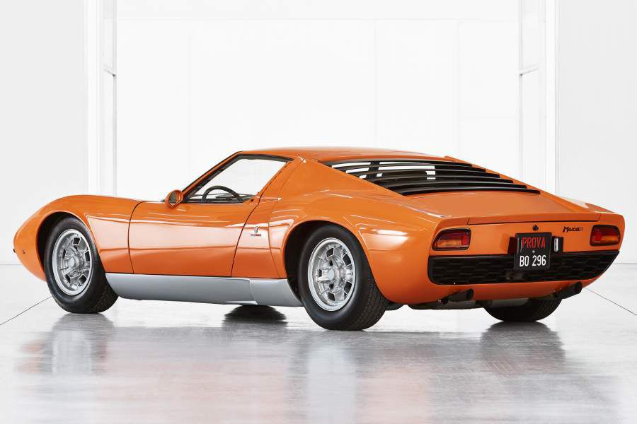 lamborghini-miura-chassis-number-3586-used-during-filming-of-the-italian-job_100700472_h-900x600.jpg