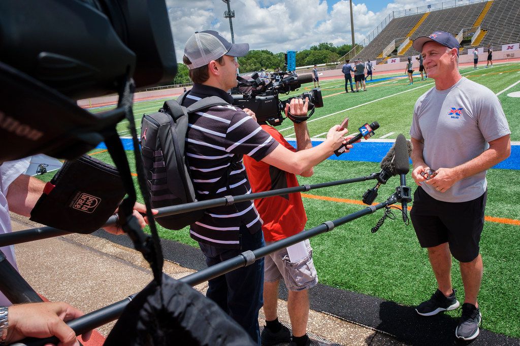 Dallas' XFL team names ex-Cowboys FB Daryl Johnston director of