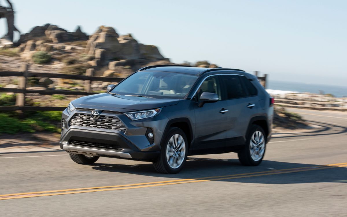 2019_Toyota_RAV4_Limited_FWD_MagneticGrayMetallic_17_18D27F2E5A302A92D5DC73201CE9930CFE0100EE.jpg