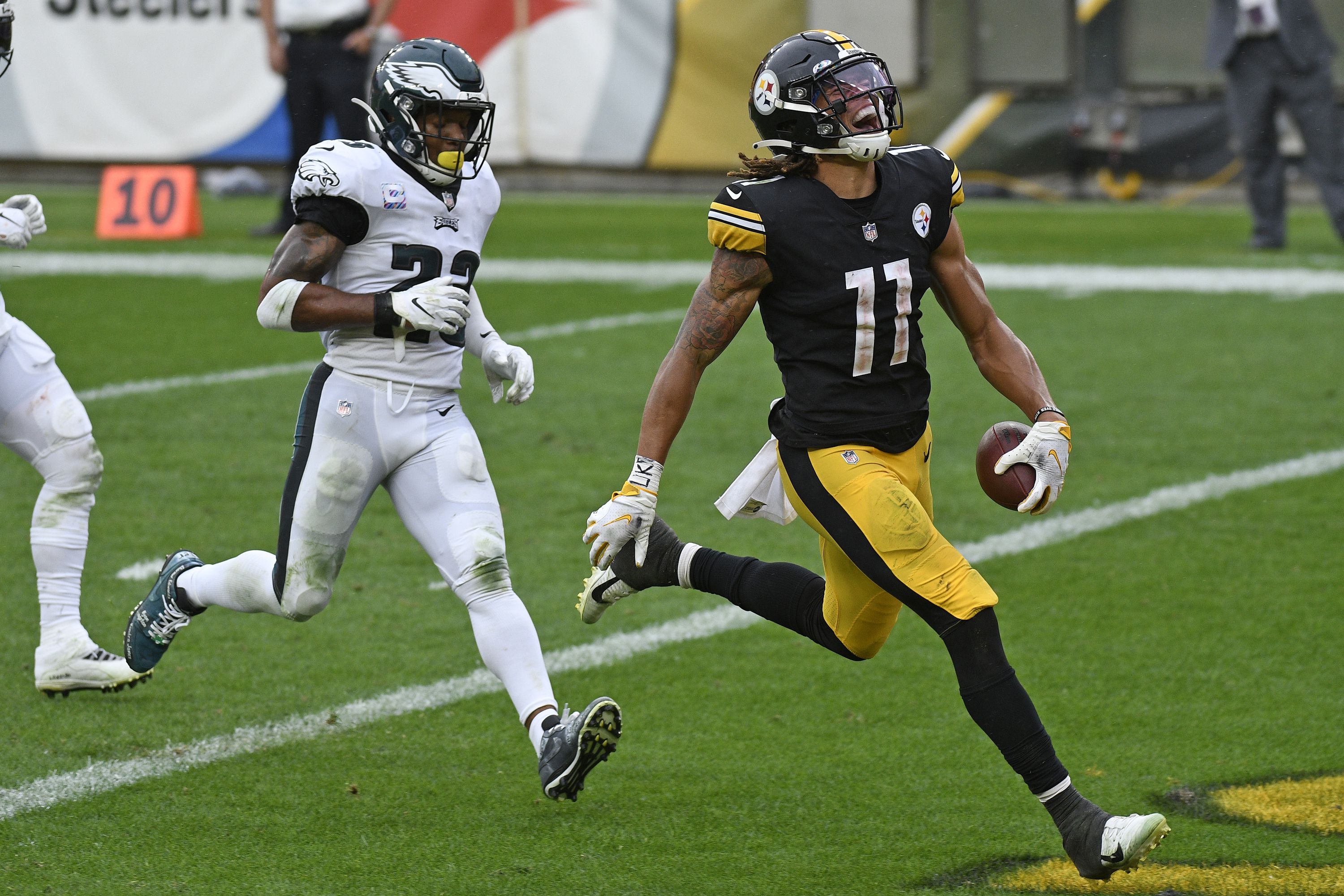 Steelers-Eagles: Rare delay flag leads to brilliant Chase Claypool TD