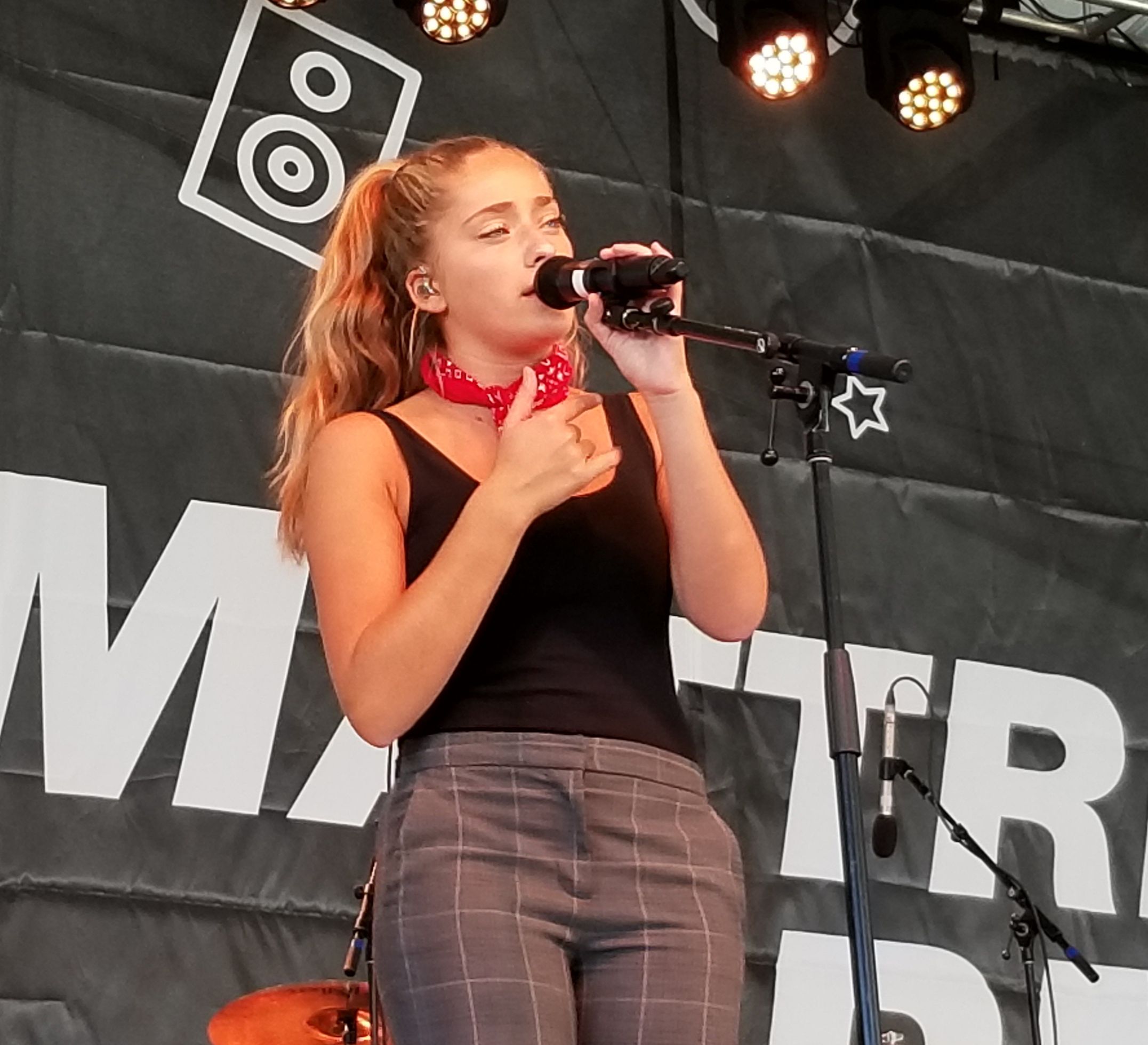 Brynn Cartelli - Songs, Events and Music Stats
