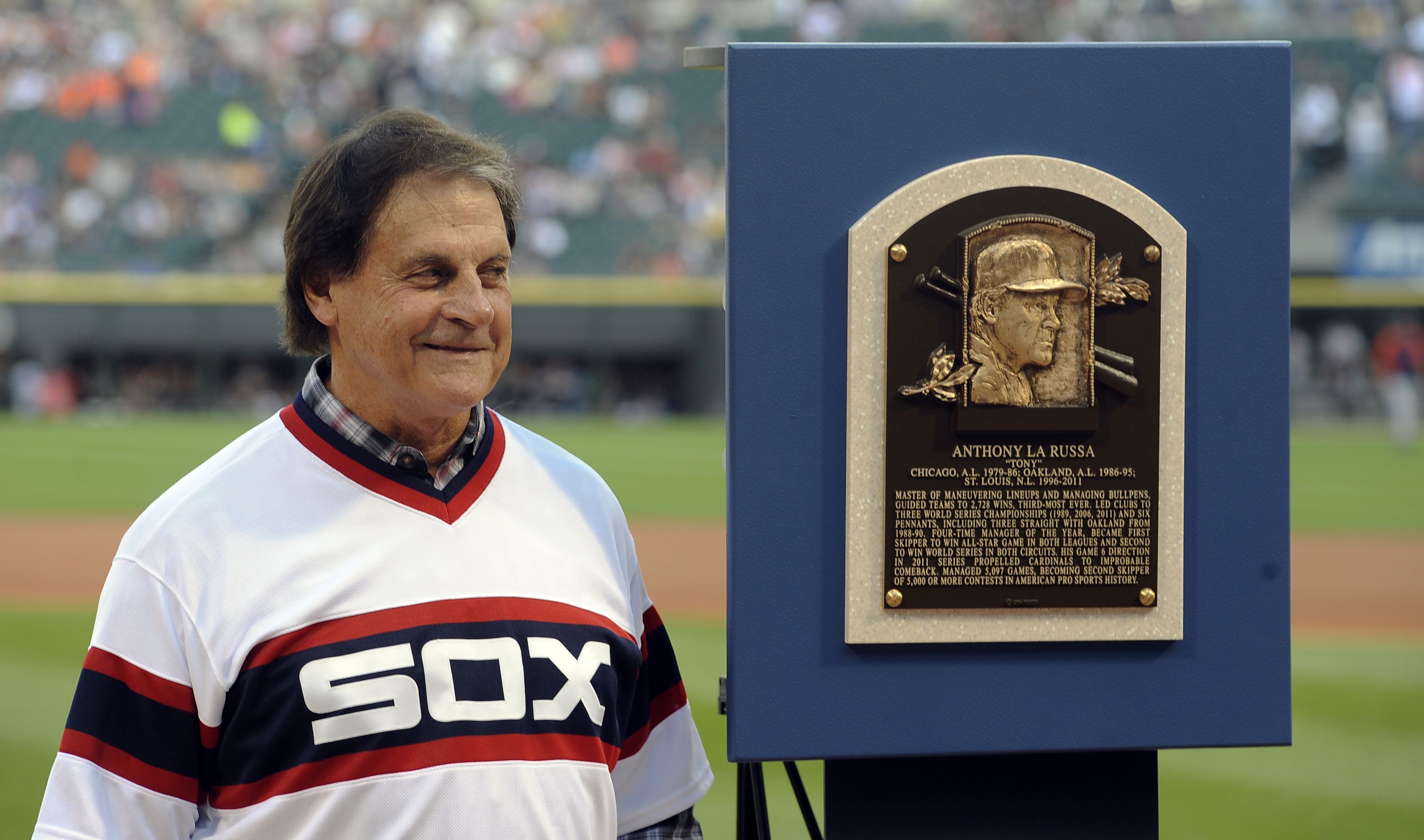The old ball manager: White Sox hire 76-year-old Tony La Russa - The Boston  Globe