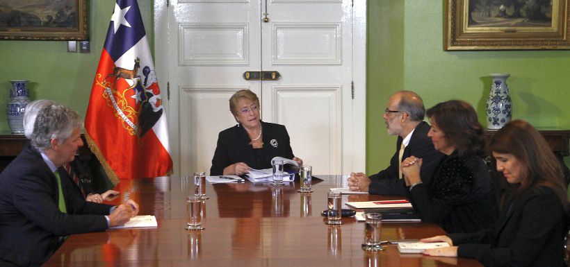 Michelle Bachelet recibe el informe de la Comisión Técnica de Pensiones