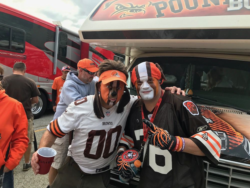 Photos: Dawg Pound Tailgating