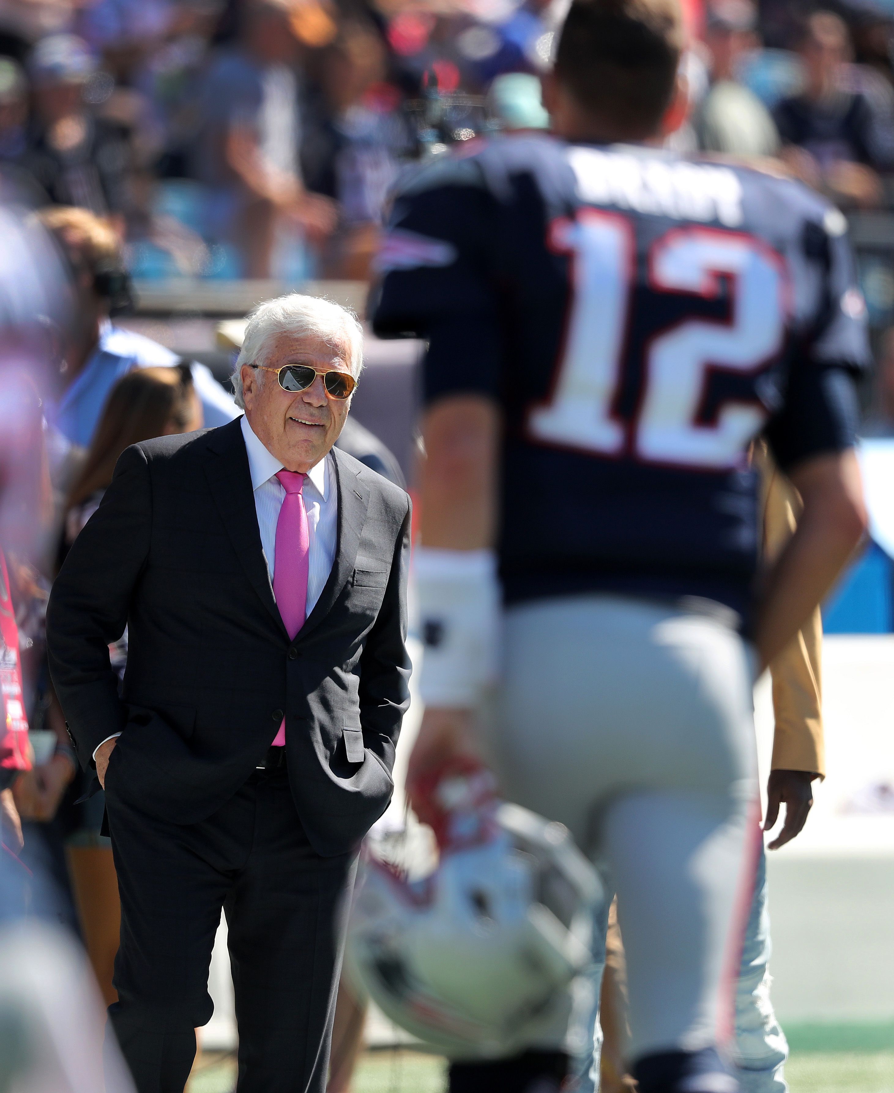 New England Patriots owner Robert Kraft auctioning Super Bowl LI