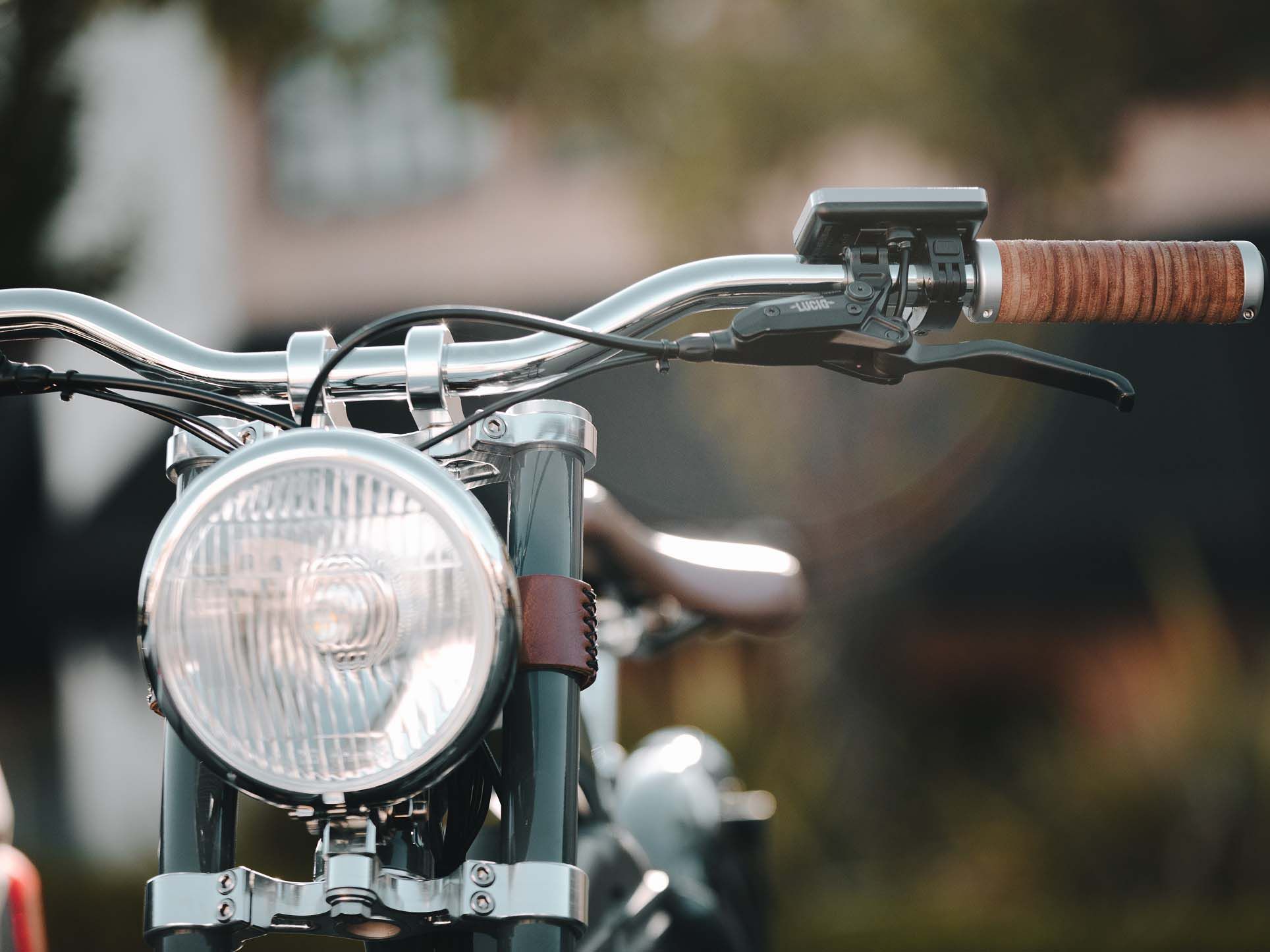 Center Light bike headlight combines retro looks with today's tech