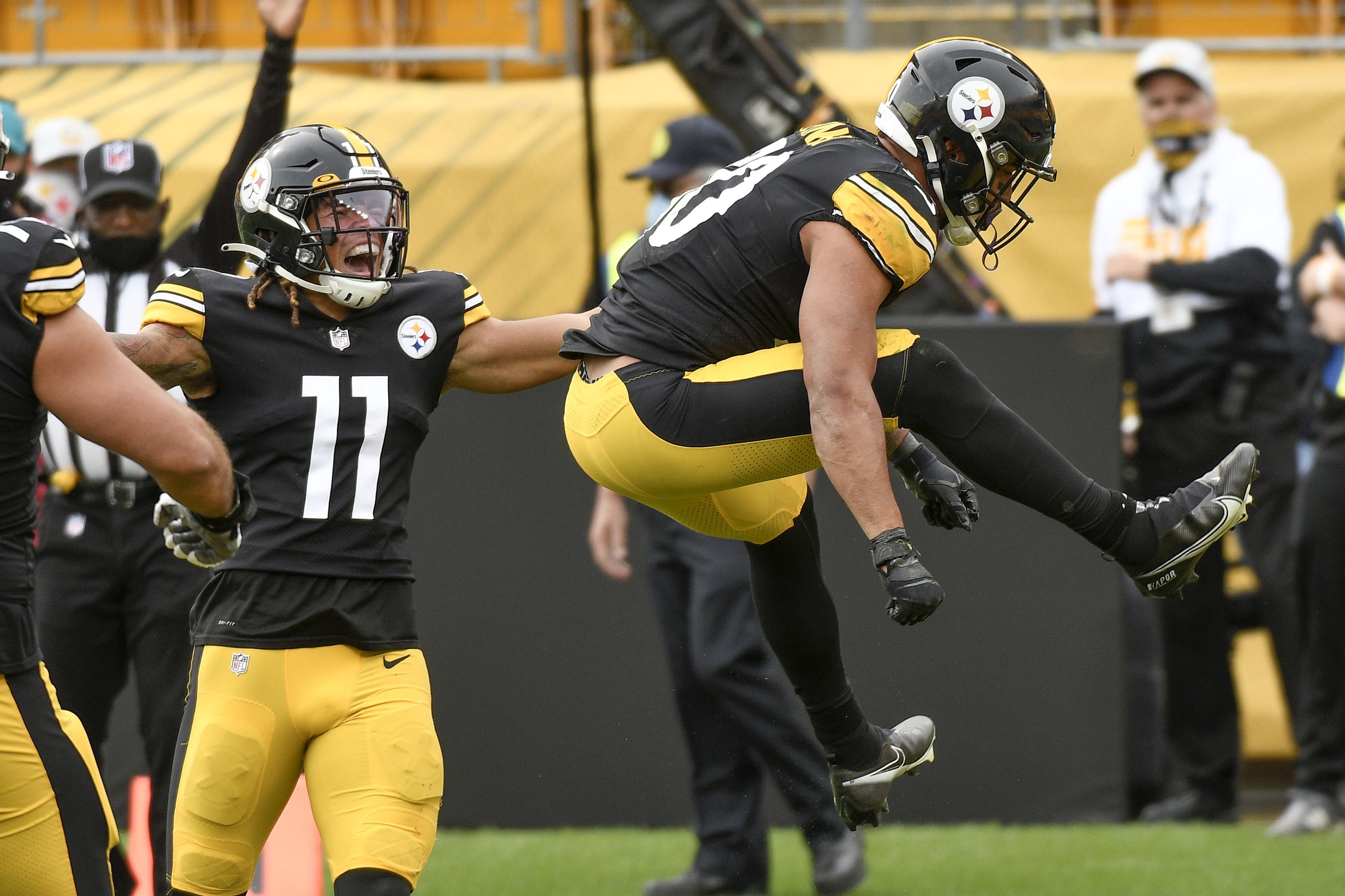 Steelers stay perfect, blow out Mayfield, Browns 38-7 – KXAN Austin