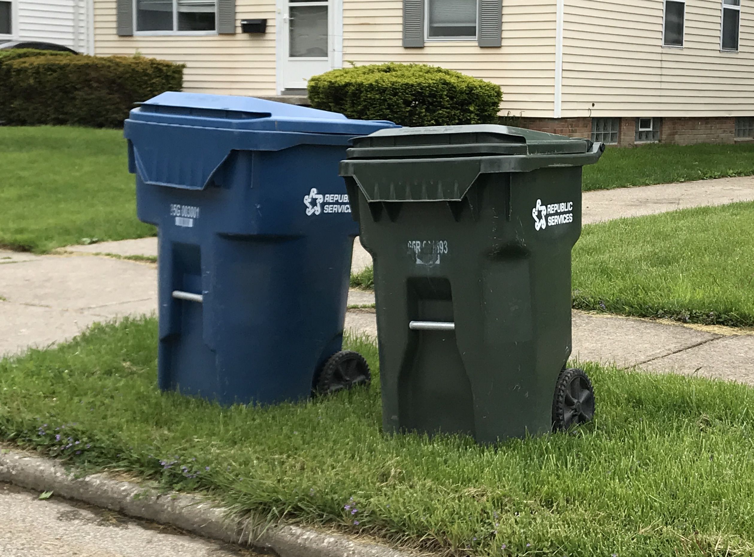 cleveland browns trash can