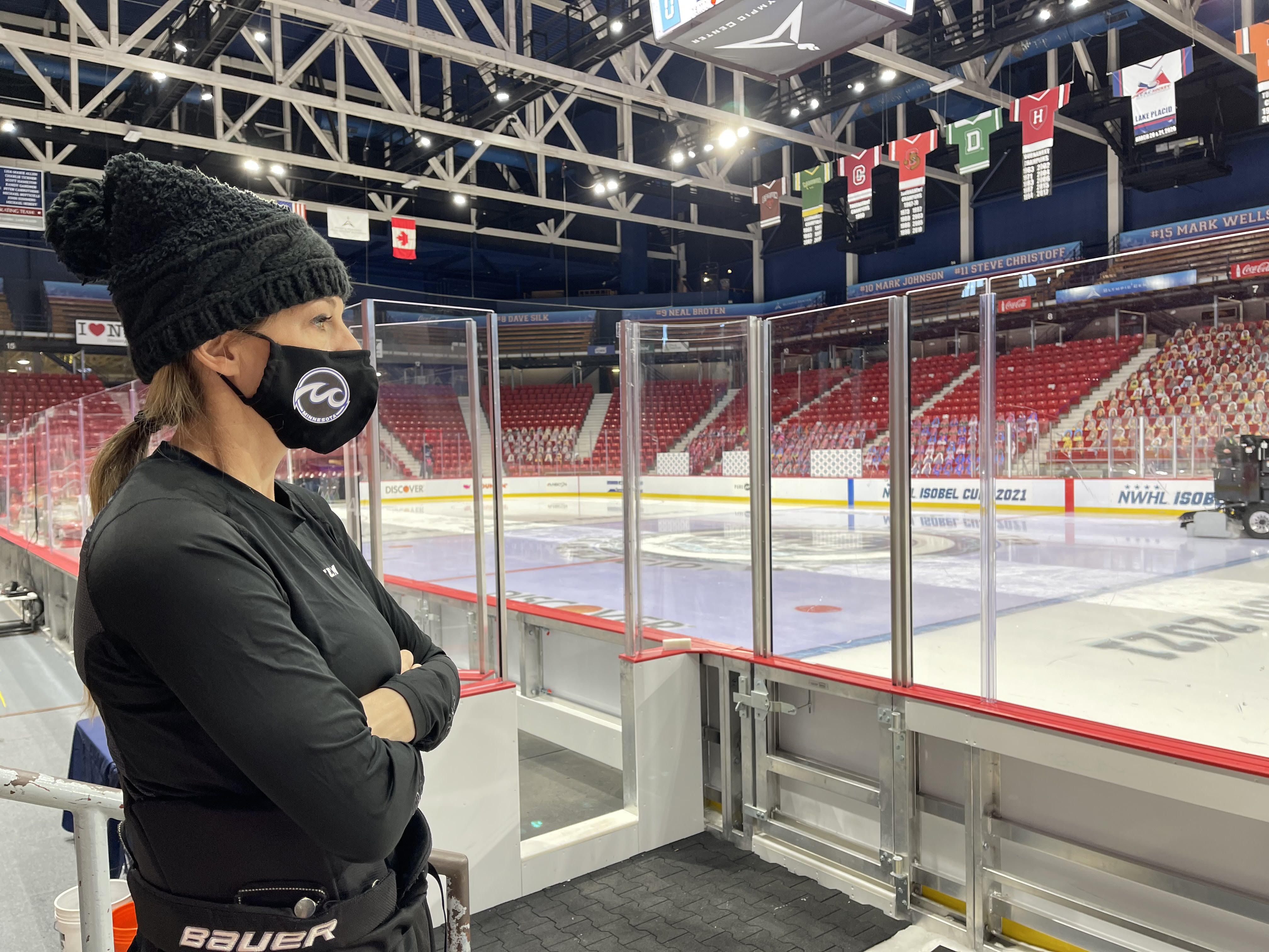 Since the '80s, Winny Brodt-Brown has been about resilience. As the oldest  player in the NWHL bubble, her experience is shining through - The Boston  Globe