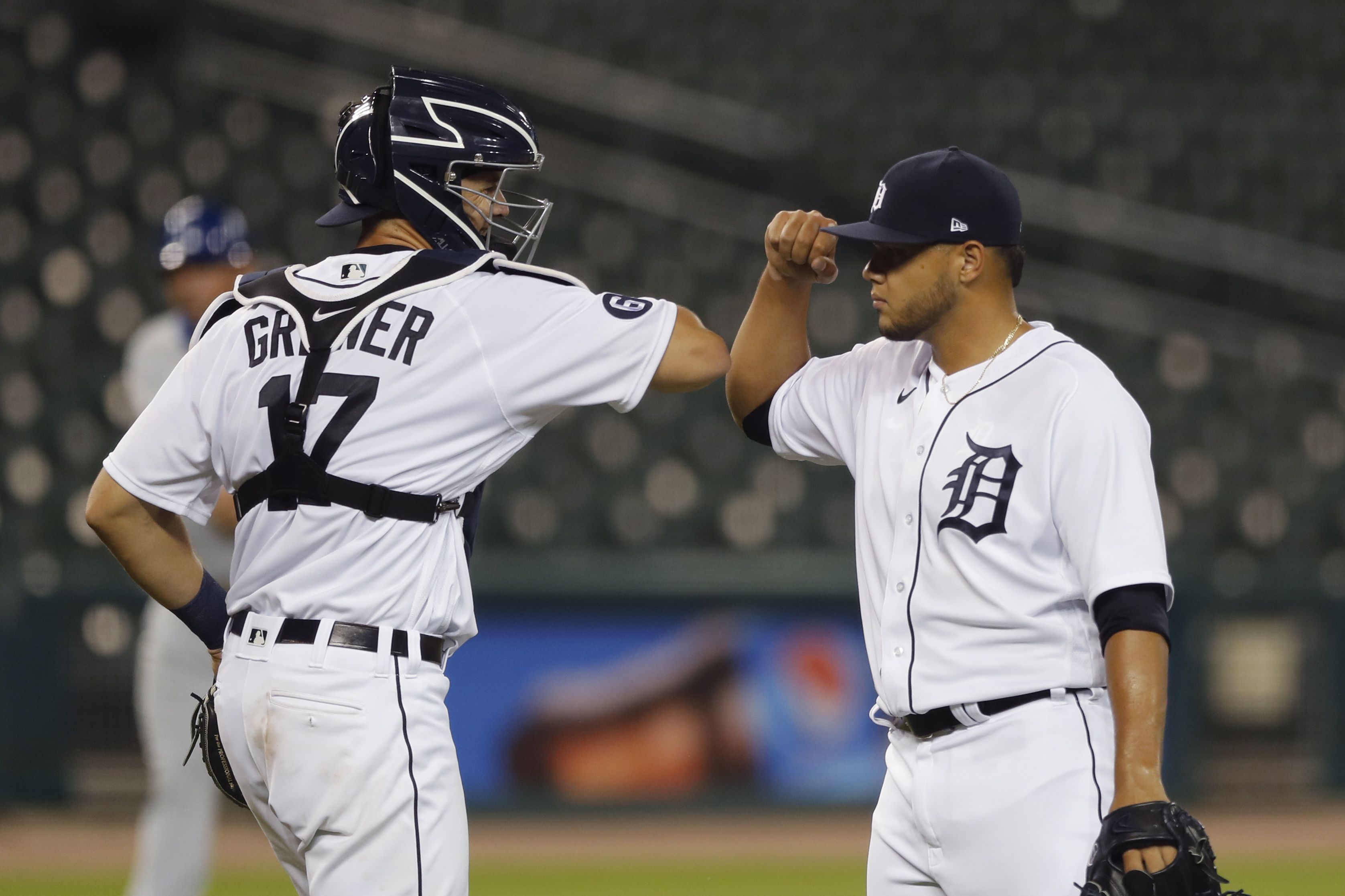 Four-run eighth fuels Tigers' comeback win over Royals