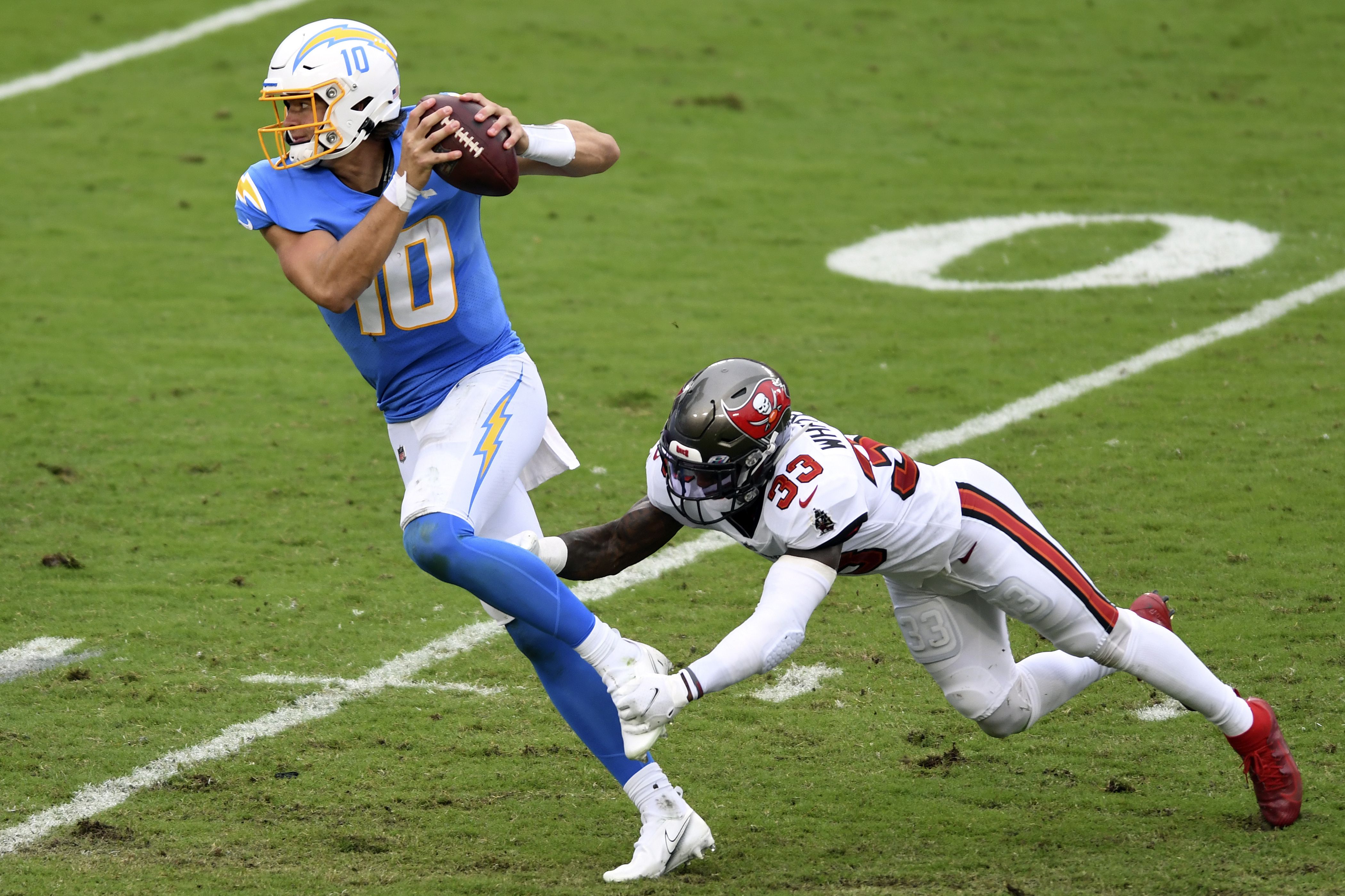 Brady throws 5 TDs and Buccaneers rally to beat Chargers 38-31