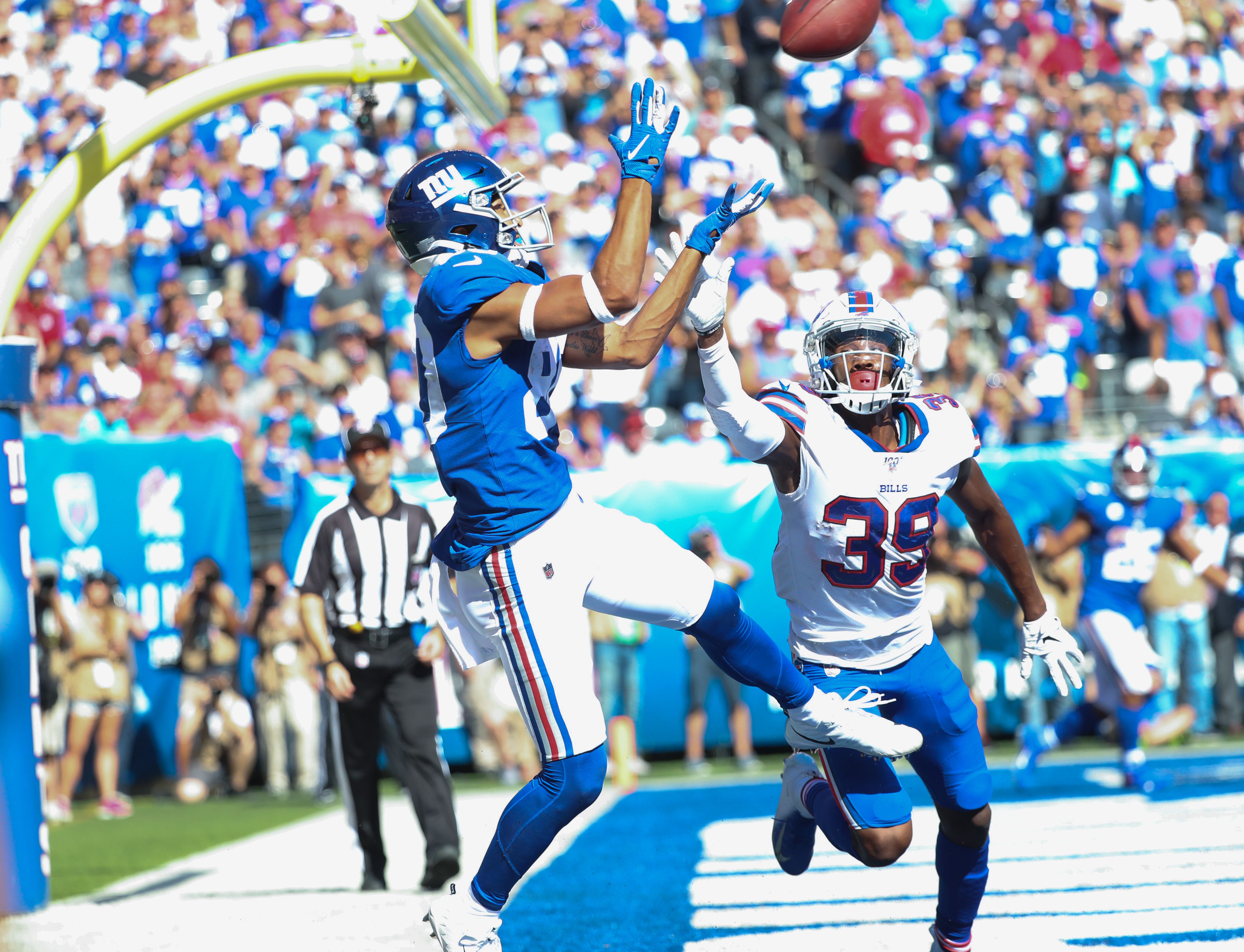 East Rutherford, New Jersey, USA. 6th Nov, 2022. Buffalo Bills quarterback  JOSH ALLEN (17) in action at MetLife Stadium in East Rutherford New Jersey  New York defeats Buffalo 20 to 17 (Credit