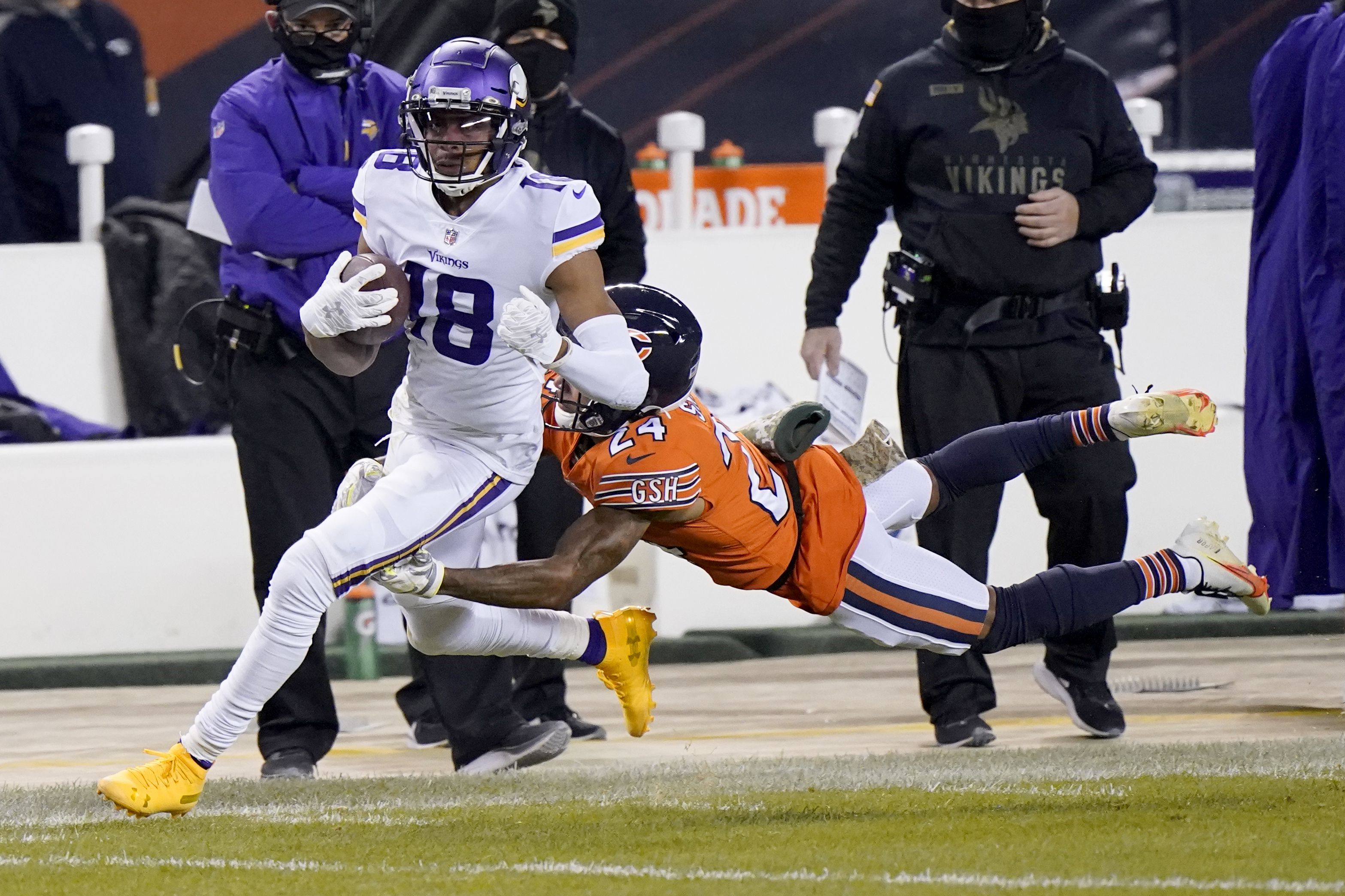 Kirk Cousins, Vikings overcome Patterson return, beat Bears 19-13