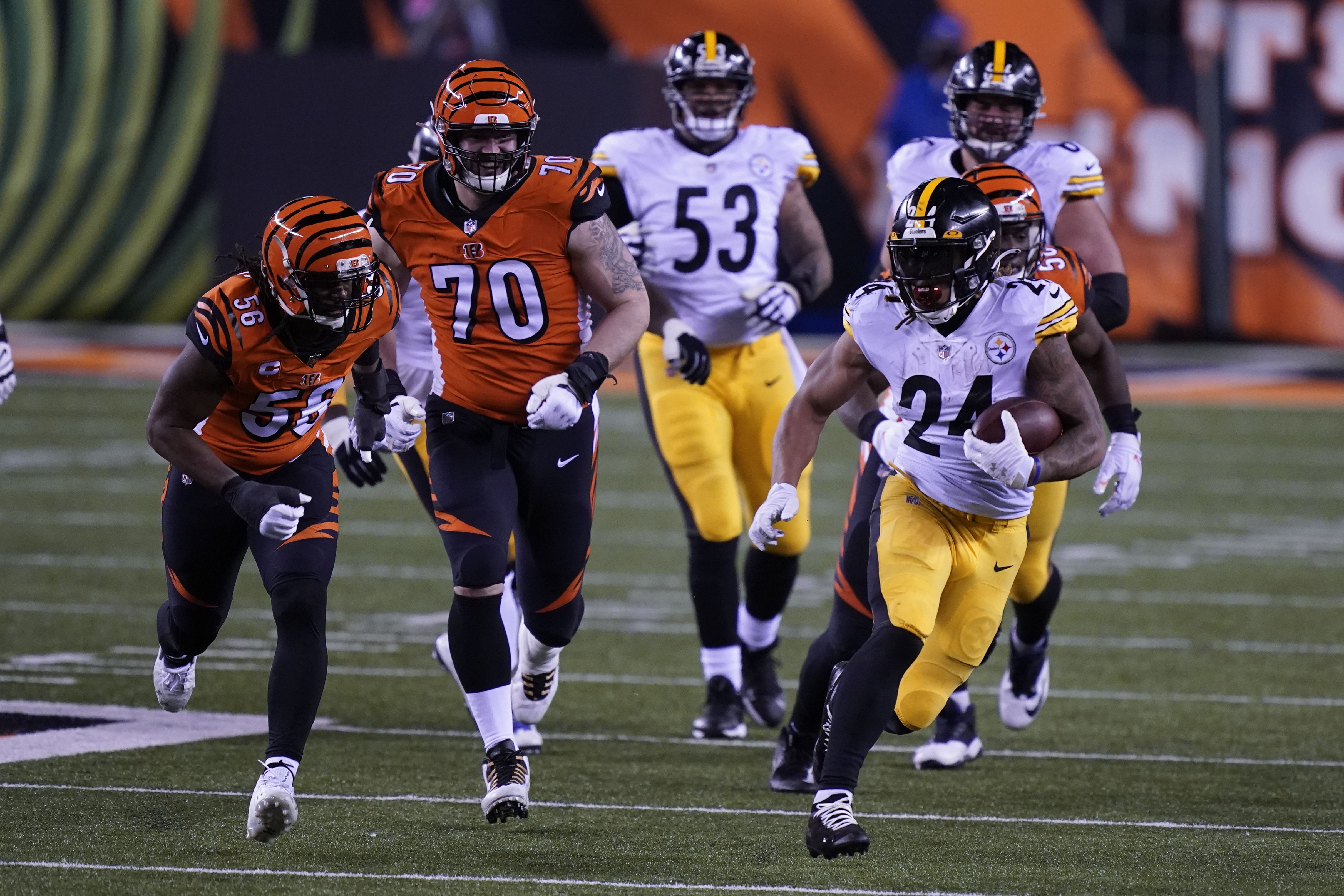 Cincinnati Bengals defeat the Tennessee Titans, 31-20, behind two  touchdowns from Giovani Bernard