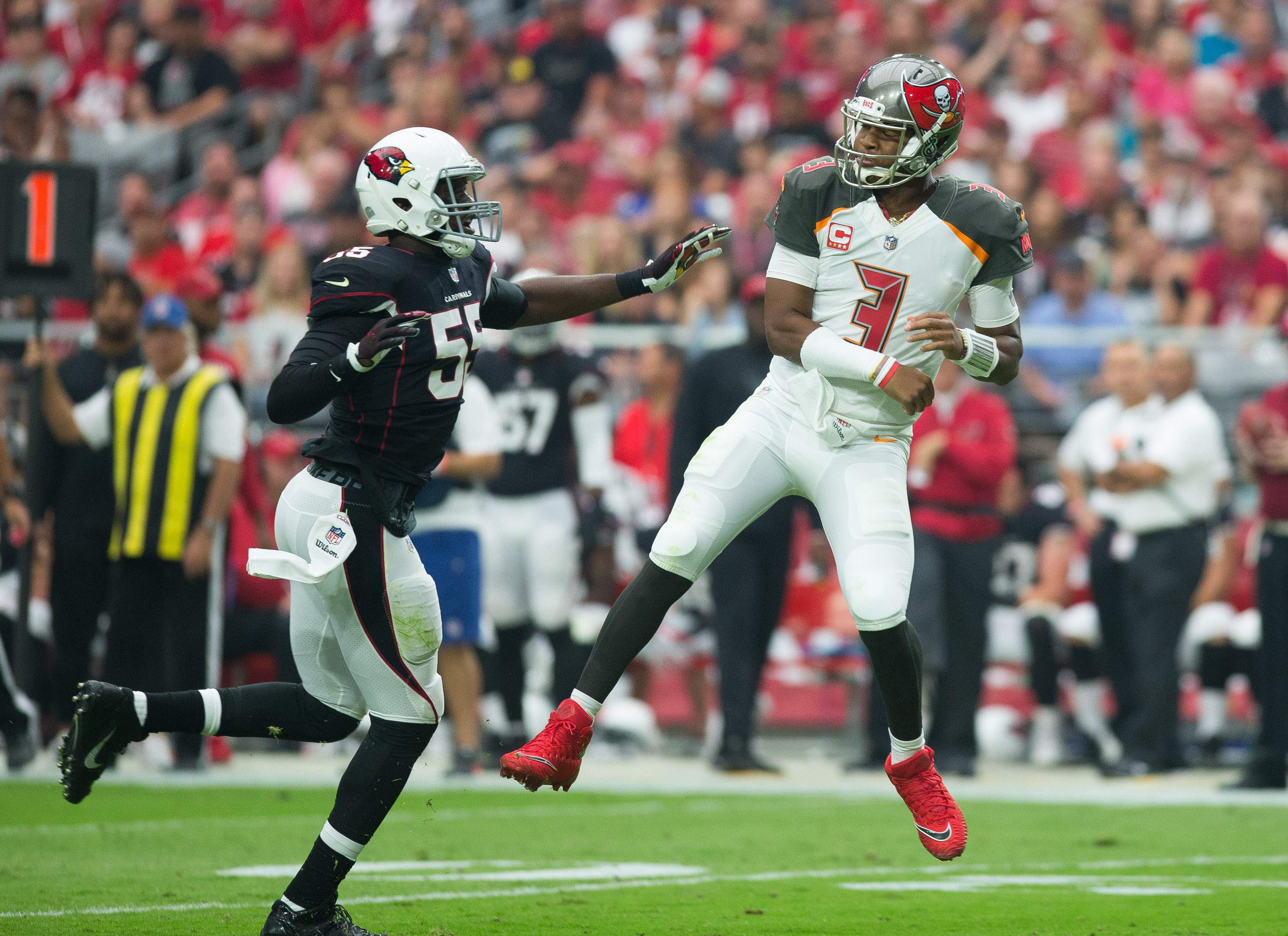 Jameis Winston injury: QB leaves game vs. Cardinals with hurt shoulder 