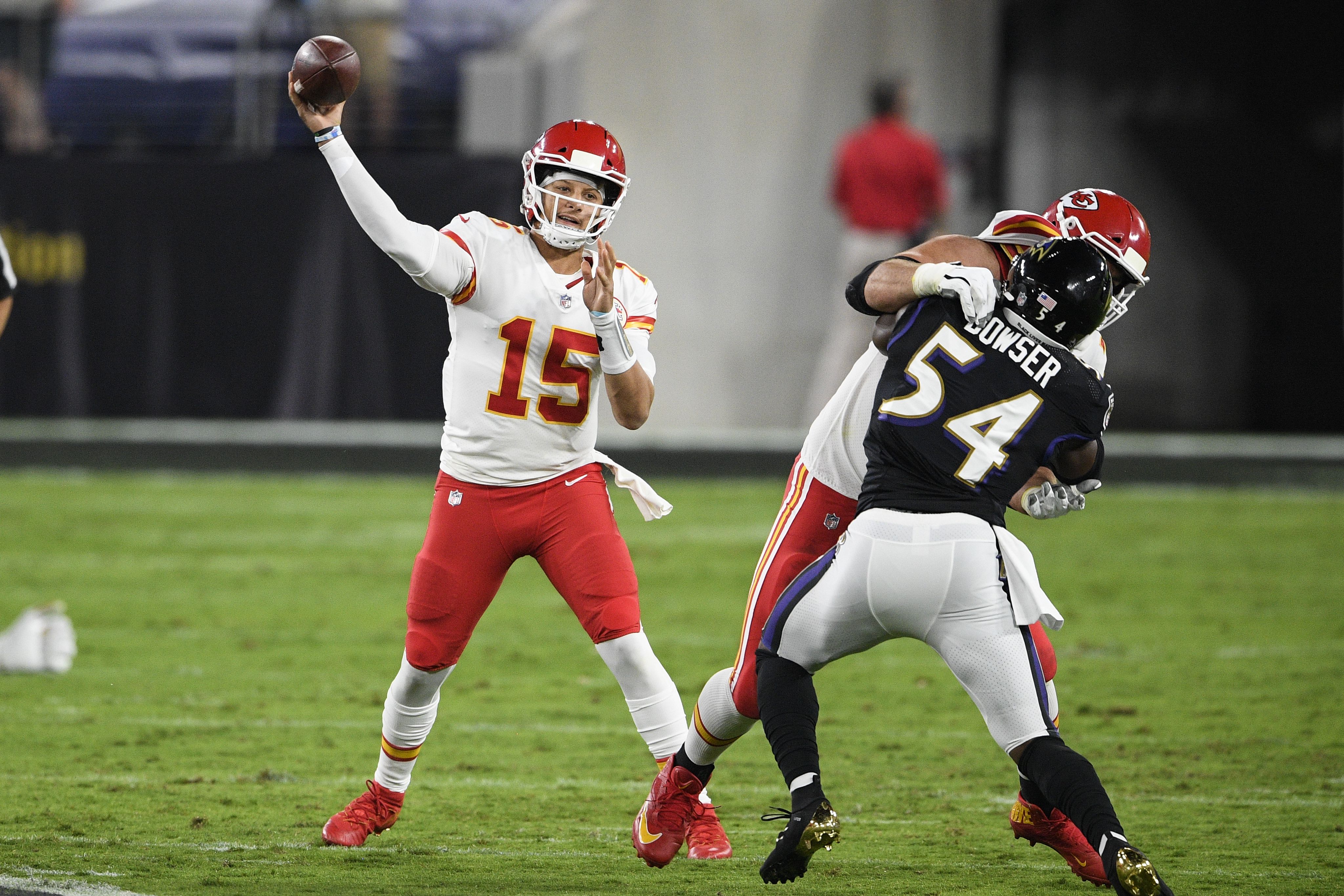 Chiefs vs. Titans final score: Patrick Mahomes dazzles, KC advances to  Super Bowl 54 - DraftKings Network