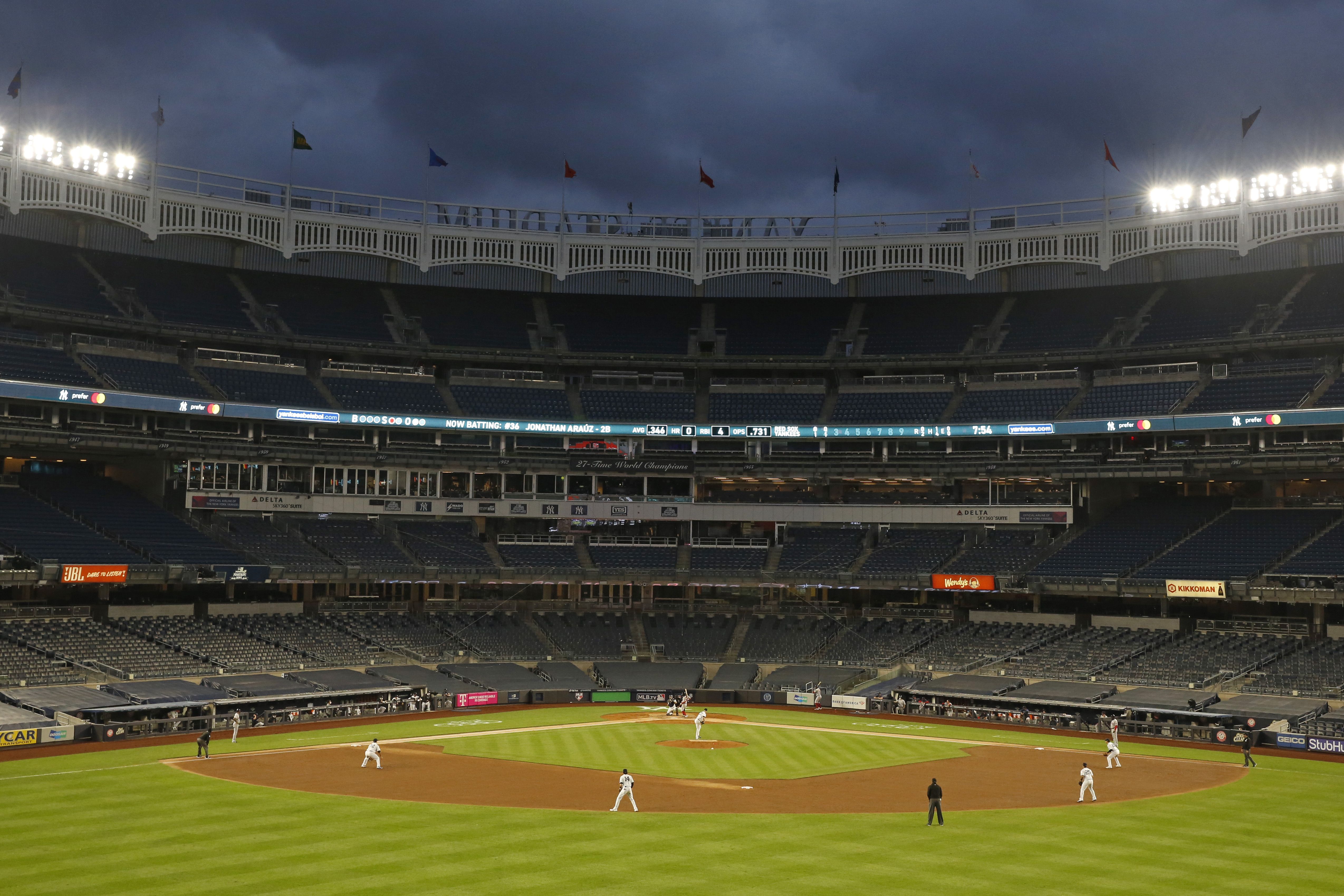 Yankees lose seventh game in a row, fall to Red Sox, 8-1