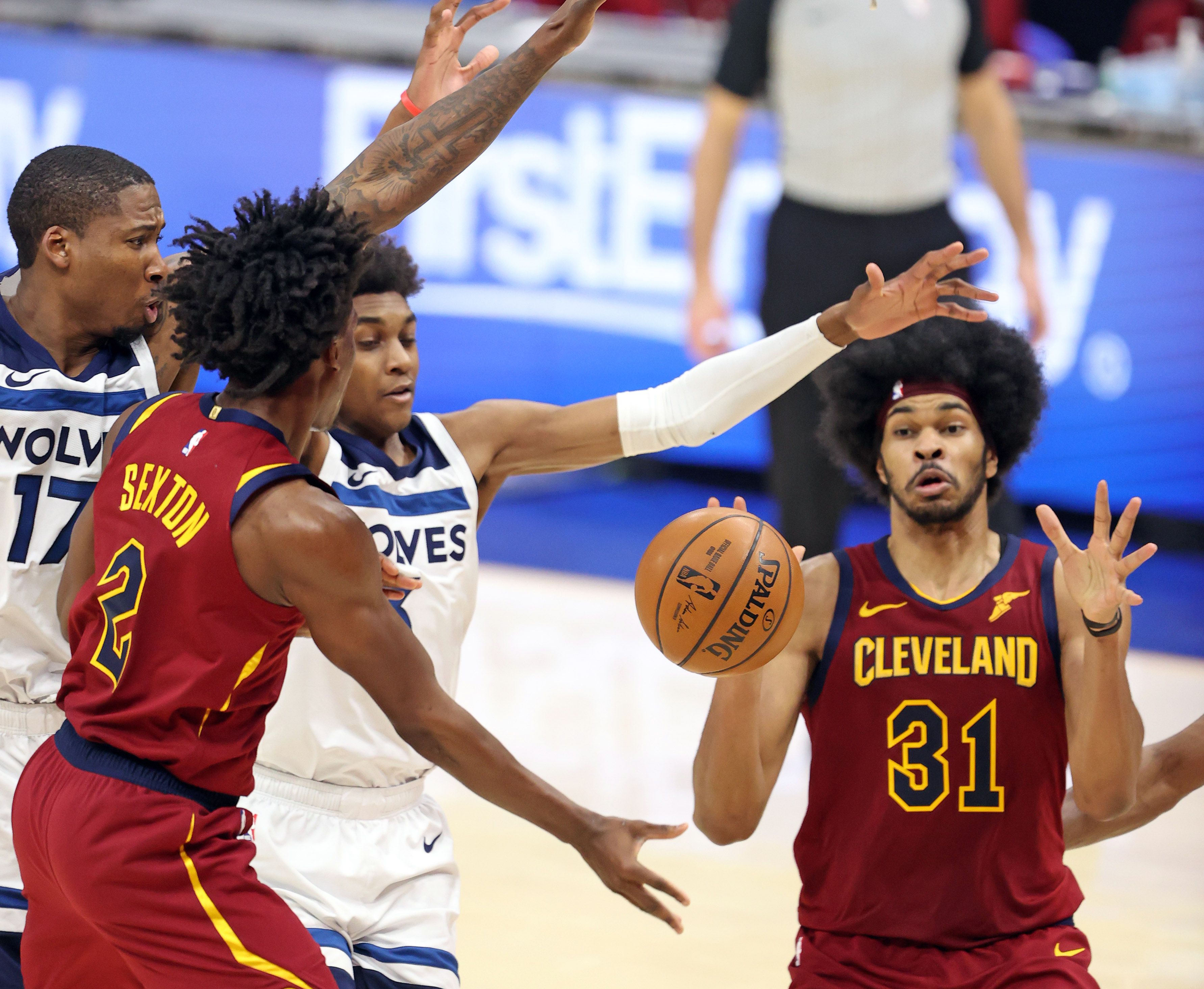 Cleveland Cavaliers Get Look At Future With Jarrett Allen Collin Sexton And Darius Garland Starring In Win Cleveland Com