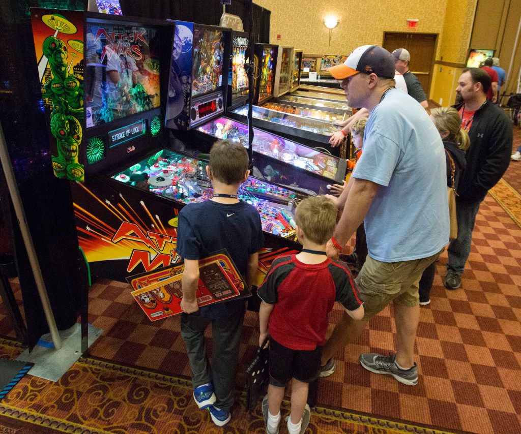 oldschool pinball