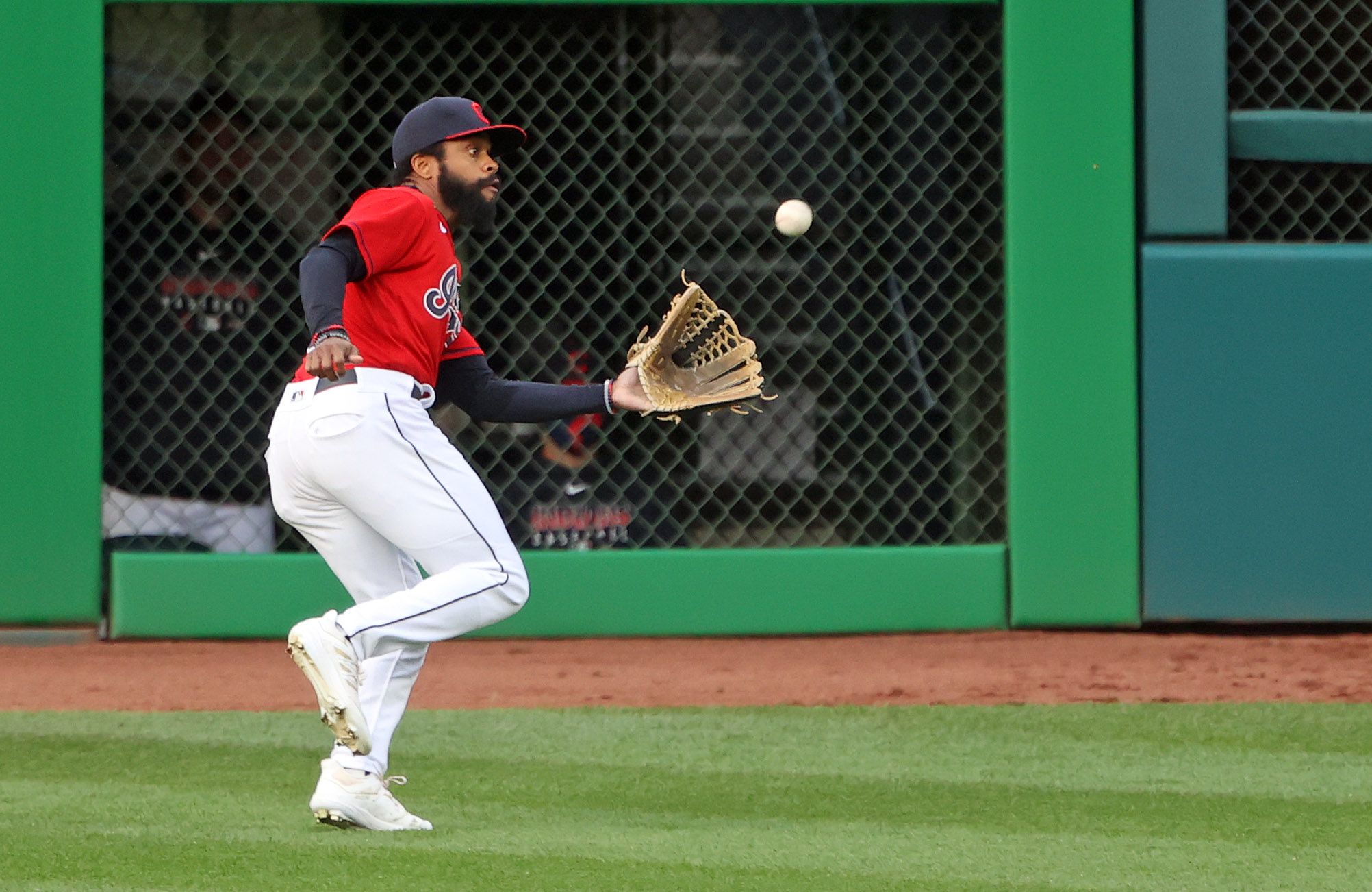 Indians clinch playoff spot as Ramirez home run puts them past White Sox