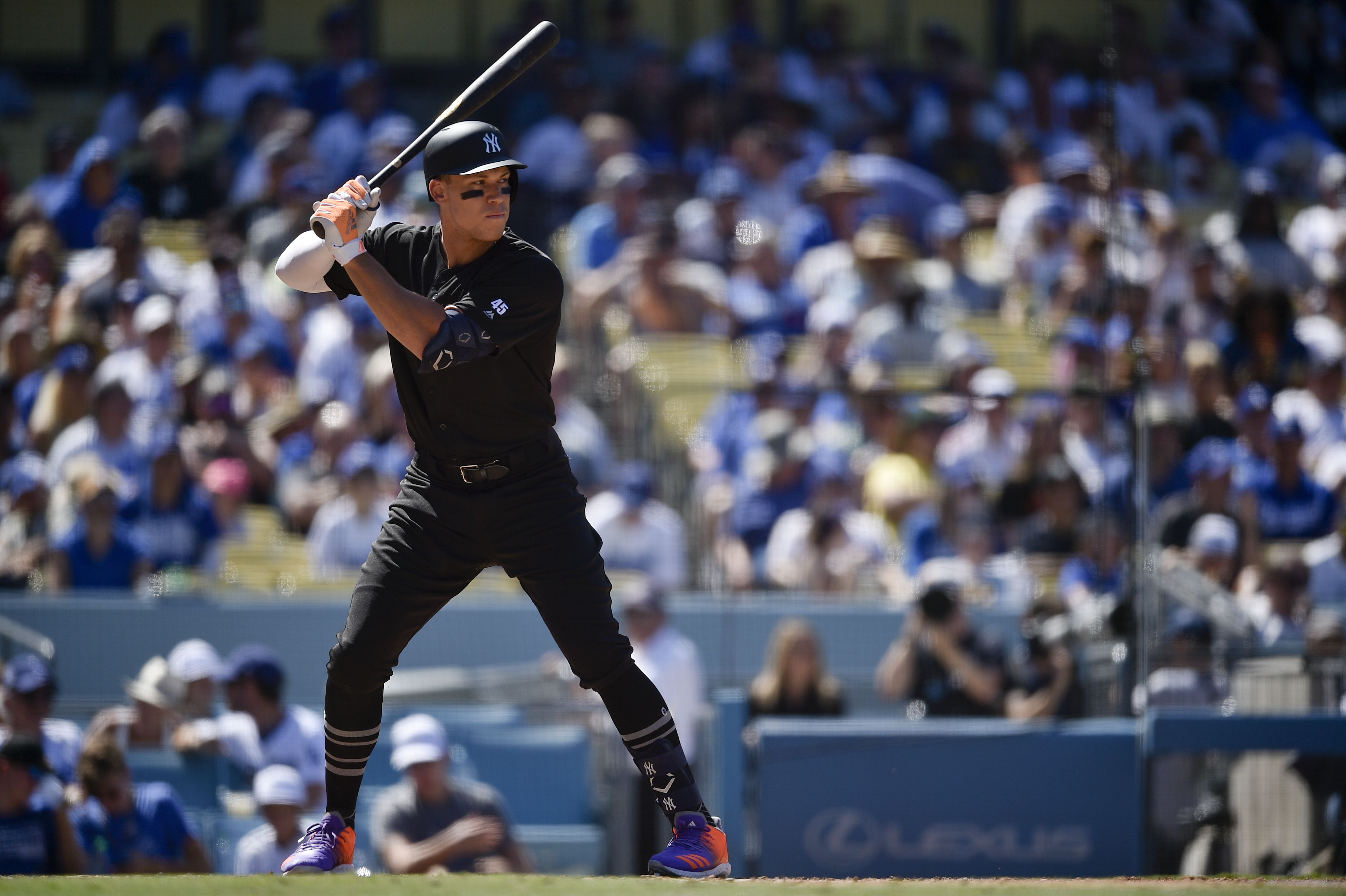 LOS ANGELES, CA - AUGUST 25: xxx during a MLB game between the New York  Yankees and the Los Angeles Dodgers on August 25, 2019 at Dodger Stadium in  Los Angeles, CA. (