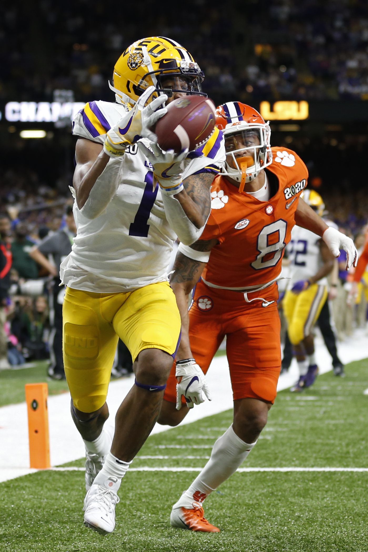 LSU smothers Clemson, 42-25, to seize college football's national