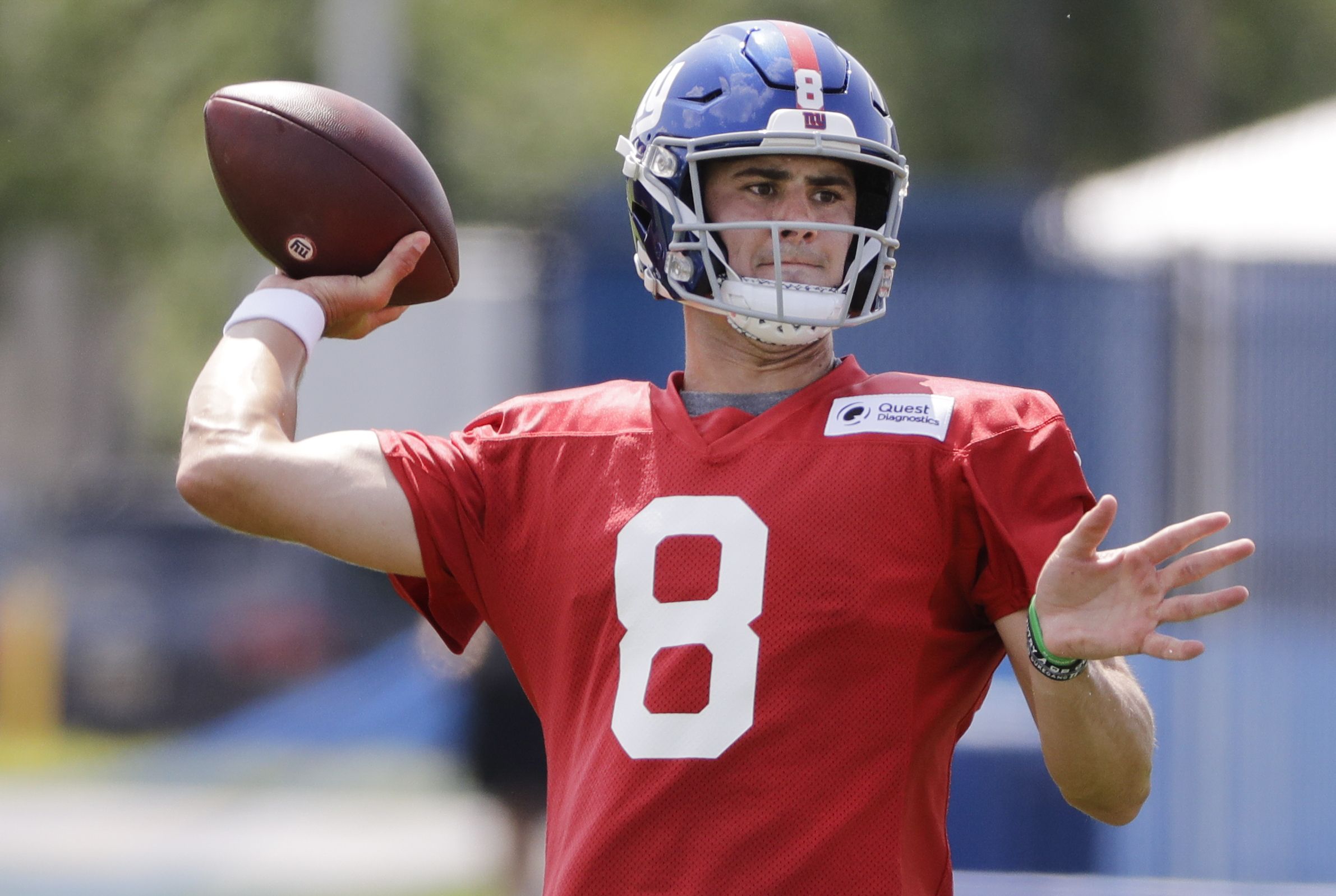 Daniel Jones jersey sales grew 500% after he was named Giants starter