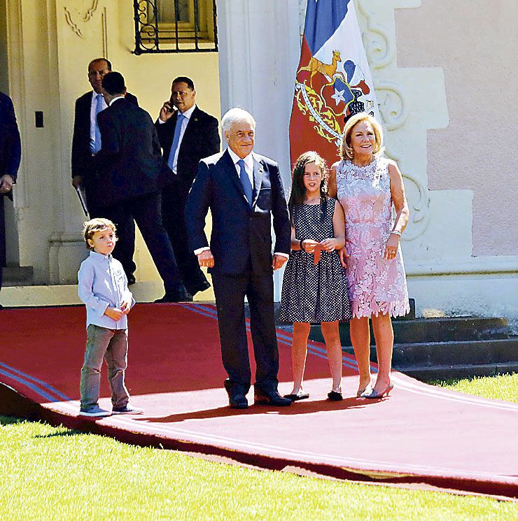 Nietos del Presidente Sebastián Piñera juegan en Cerro Castillo