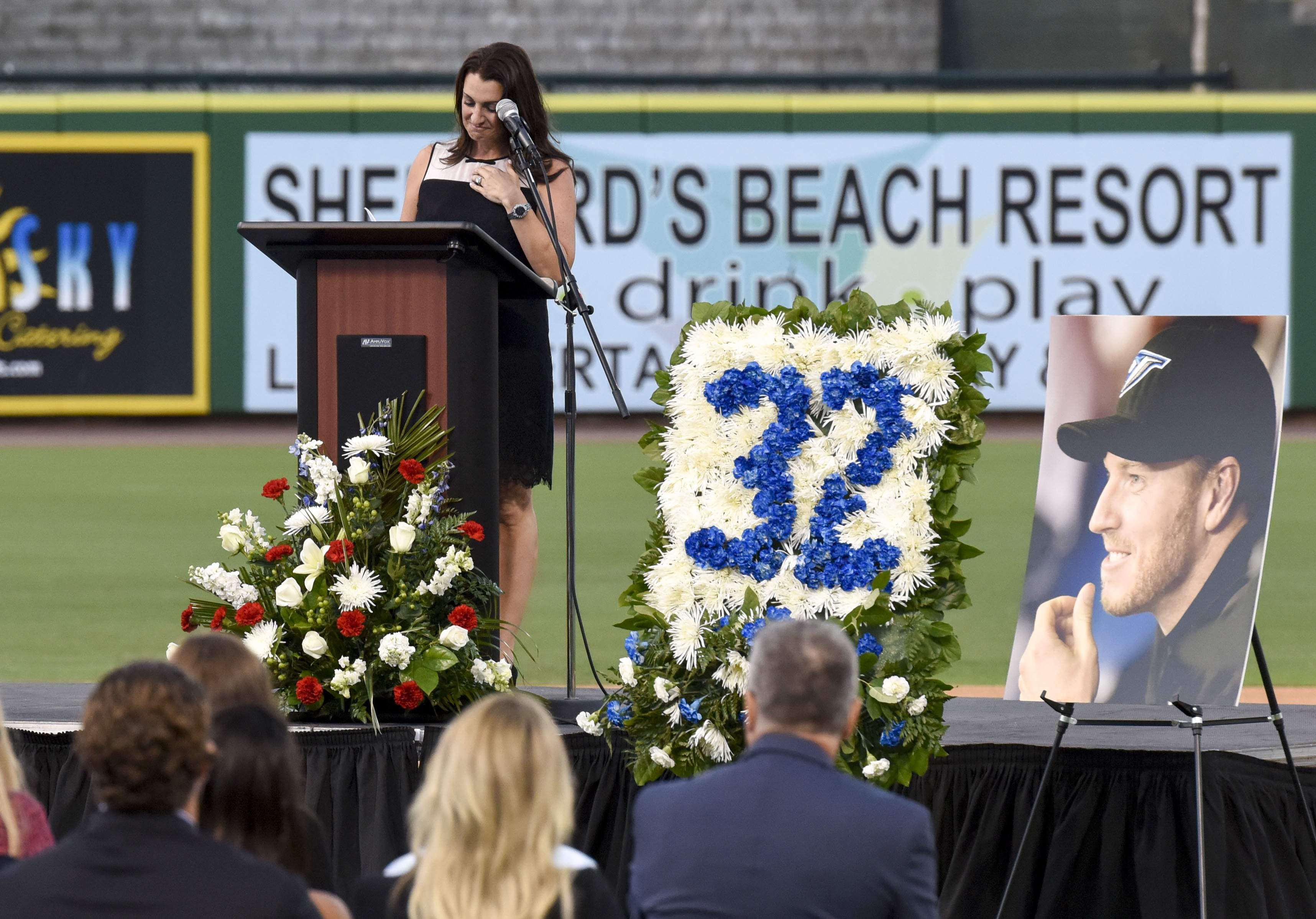 Roy Halladay remembered as 'the real deal' at public memorial