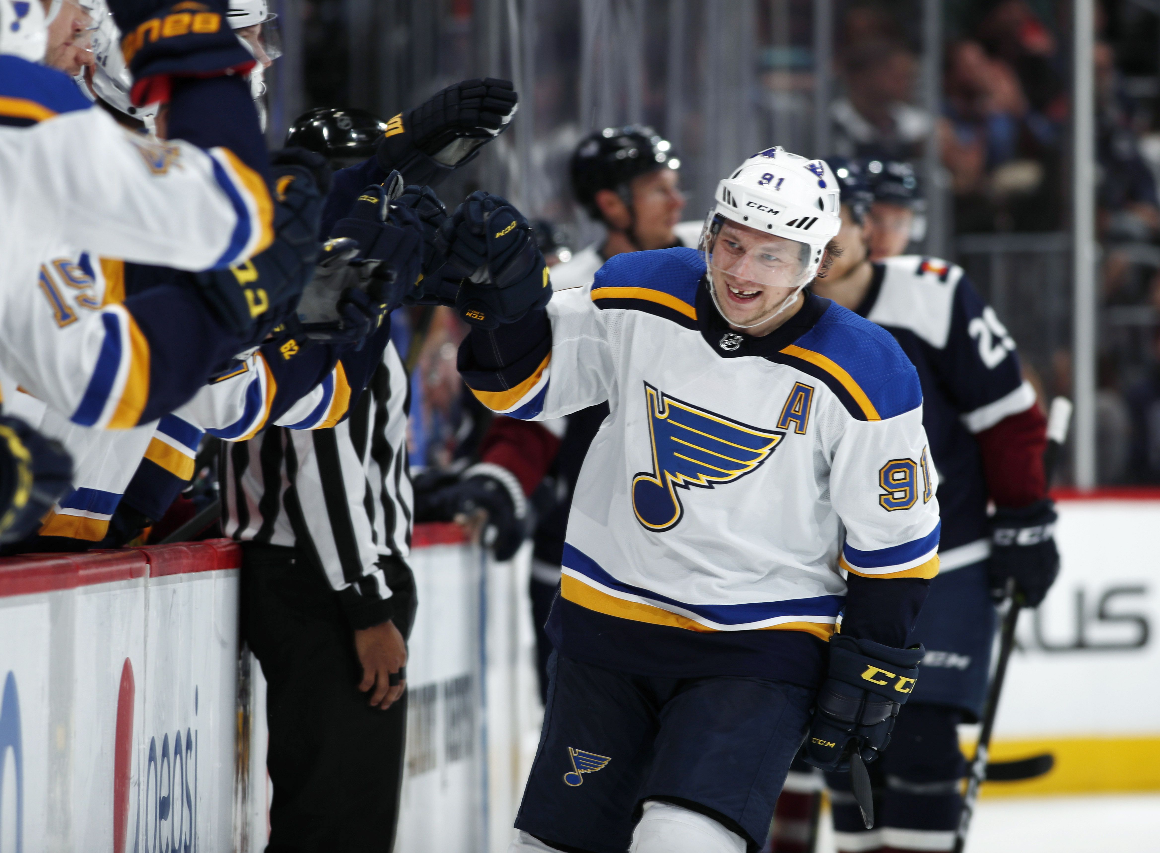 Baby Tarasenko is on the Stanley Cup, Amazing Family Picture :  r/stlouisblues