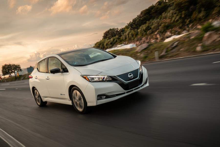 Nissan-Leaf-2019-9-900x600.jpg