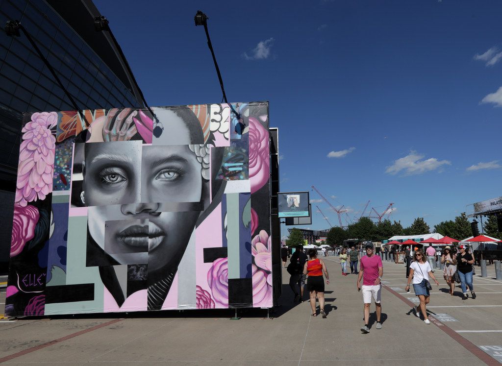 Exhibit showcases Arlington ISD student art at AT&T Stadium